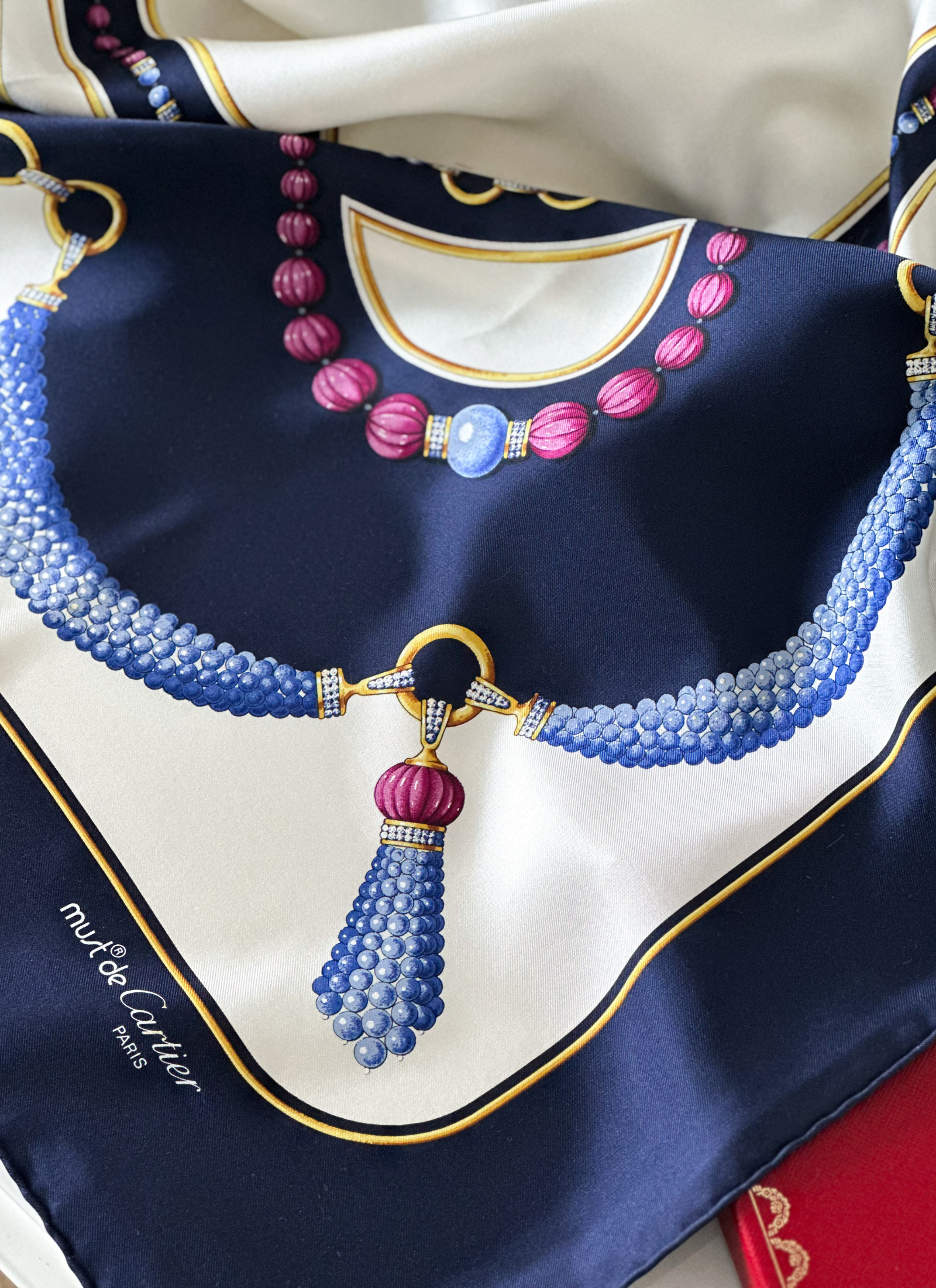 Cartier - jedwabna apaszka must de Cartier z motywem jubilerskim