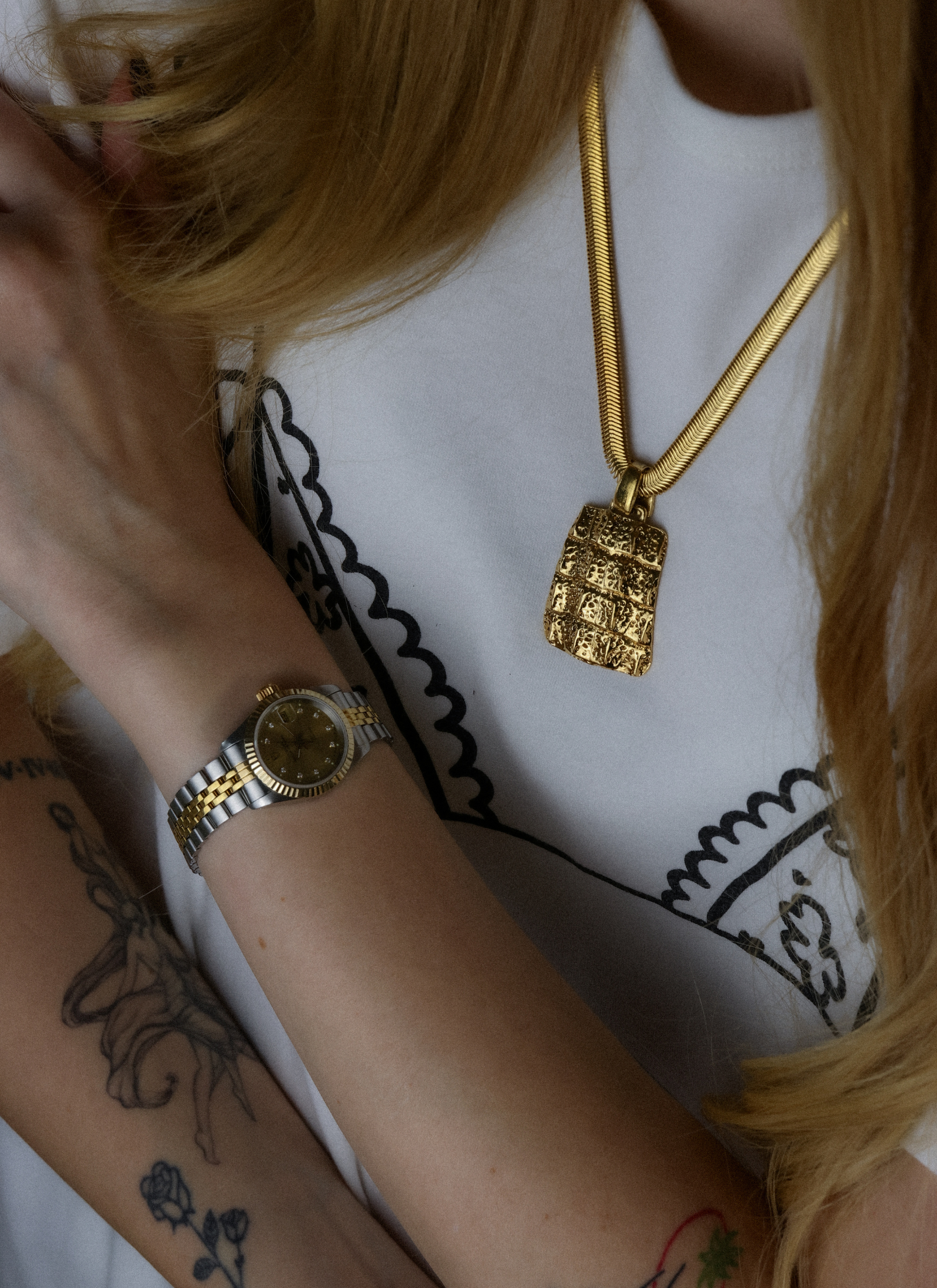 Yves Saint Laurent - naszyjnik 24 k złoto teksturowany