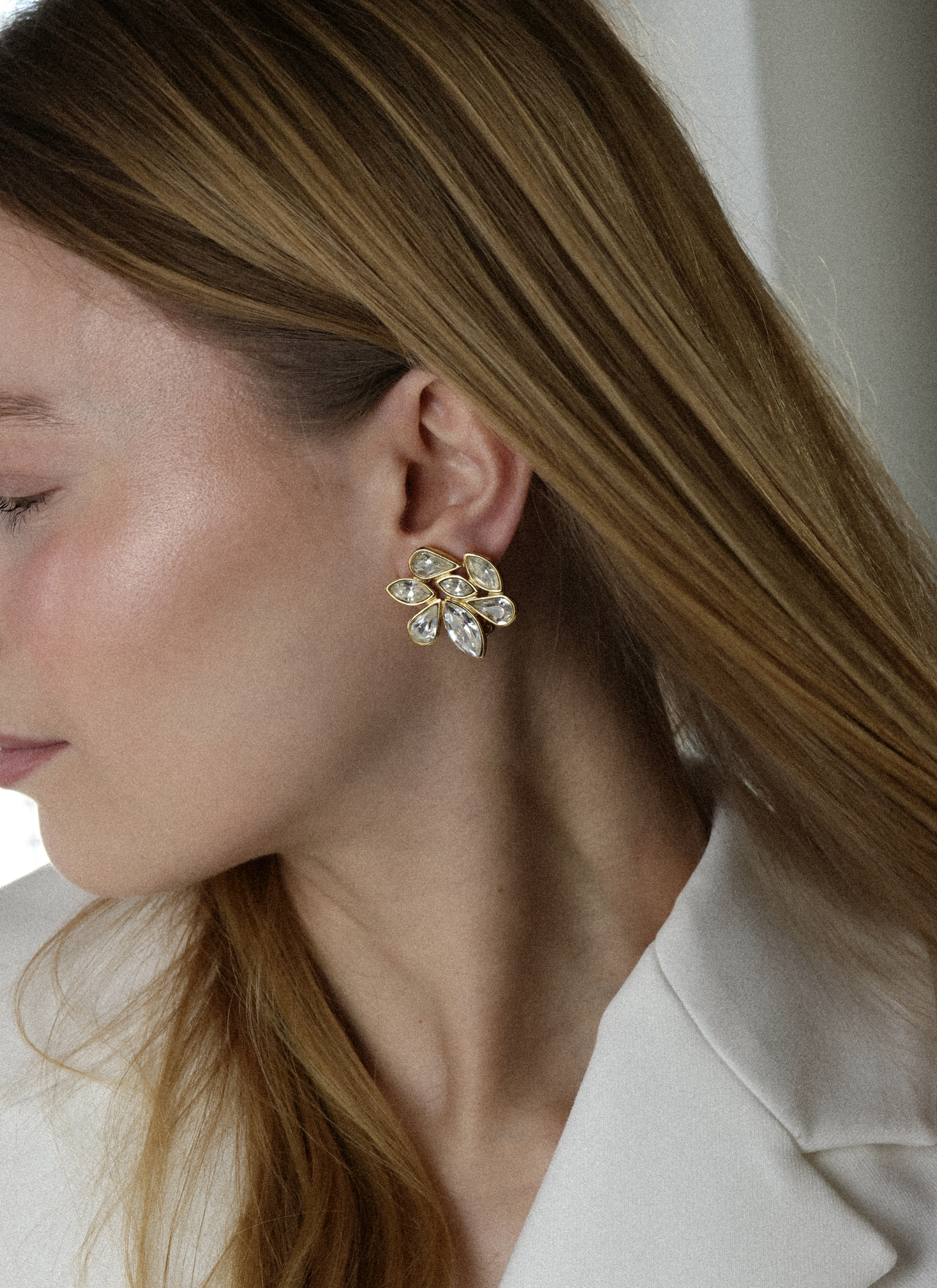 Yves Saint Laurent – klipsy z kryształowymi listkami