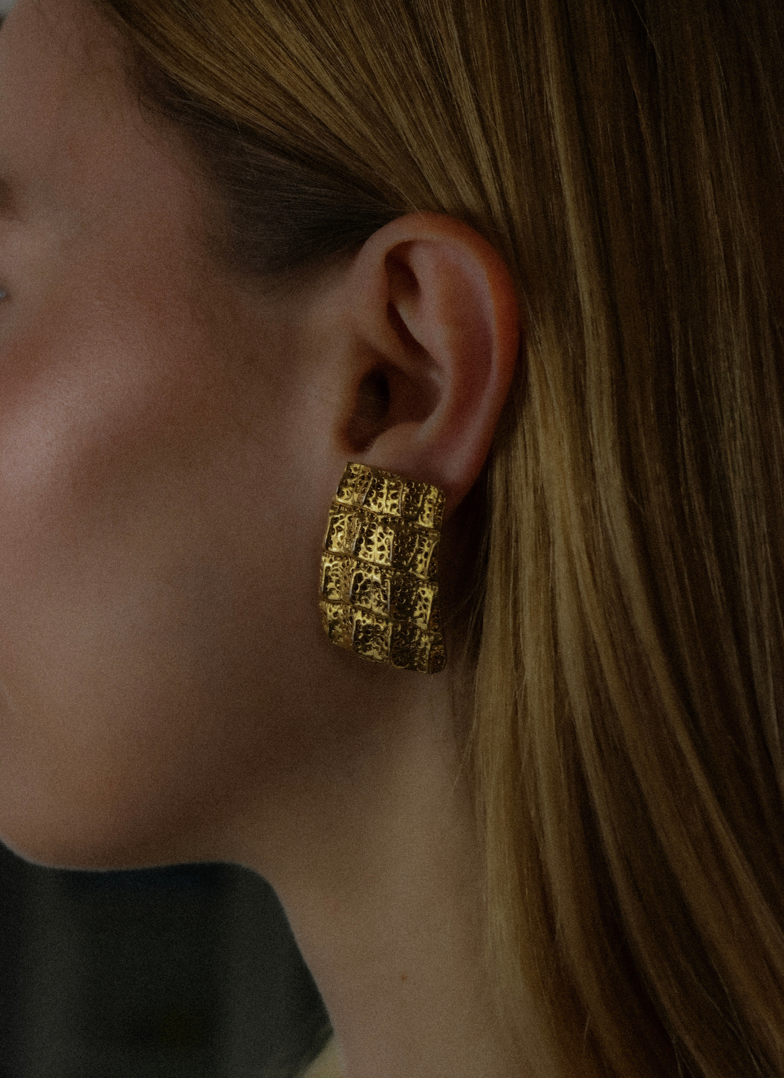 Yves Saint Laurent – klipsy z geometrycznym wzorem