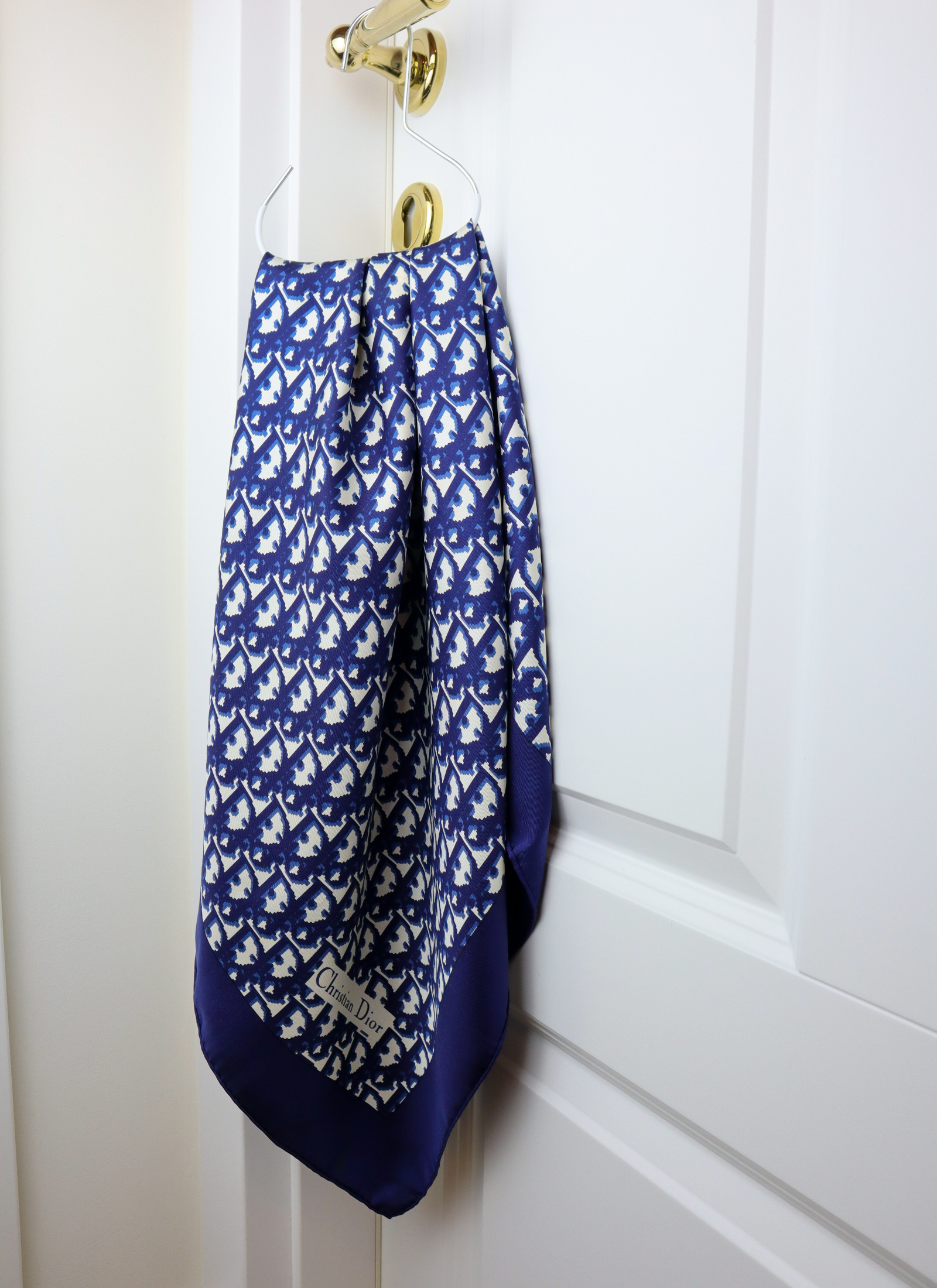 Christian Dior - jedwabna apaszka „Monogram Navy Oblique”