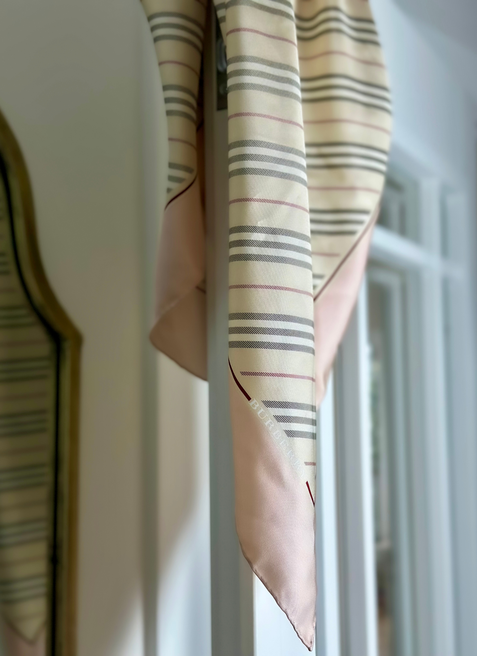 Burberry – jedwabna apaszka vintage