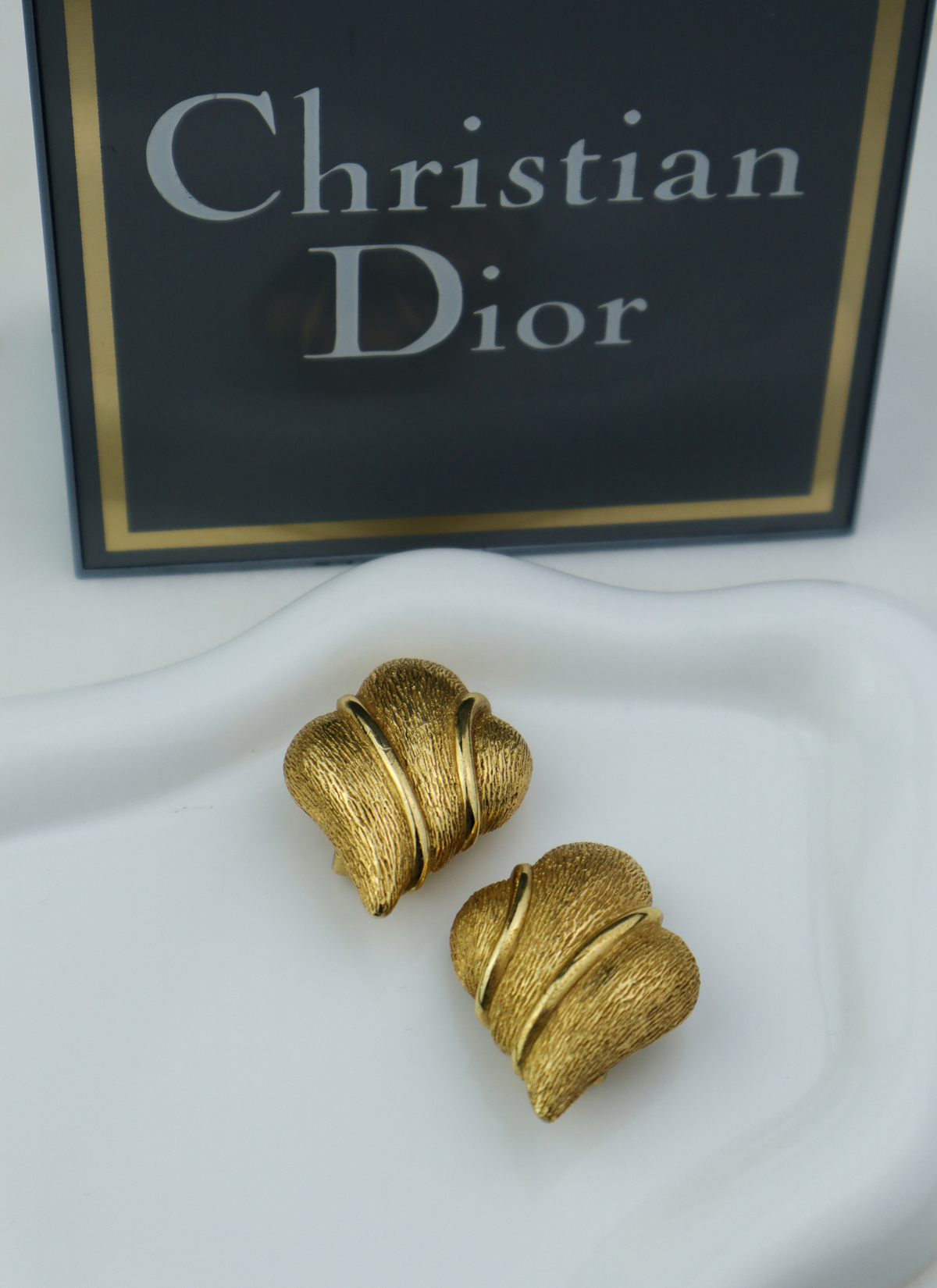 Christian Dior vintage duże klipsy o rzeźbiarskiej formie