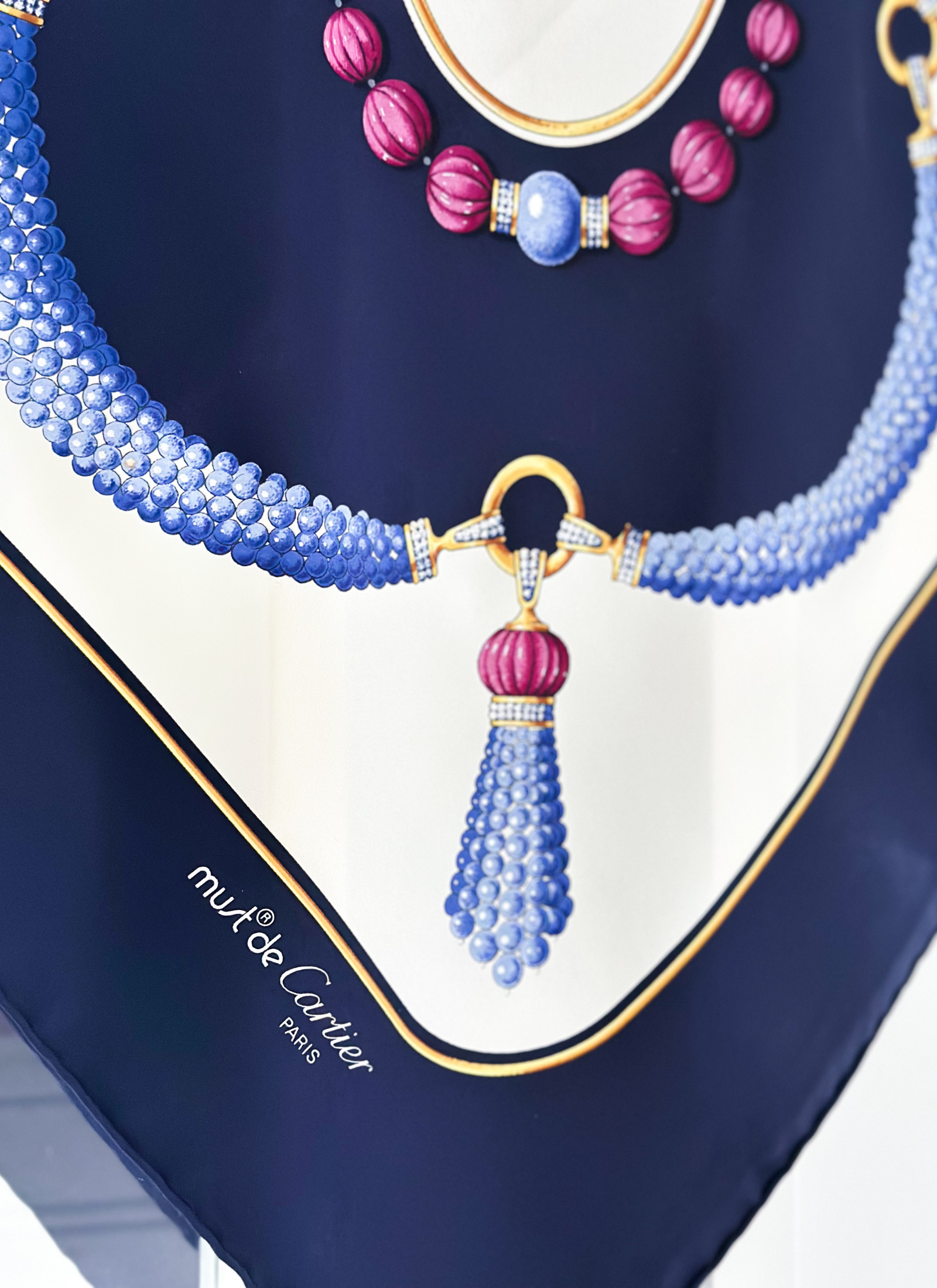Cartier - jedwabna apaszka must de Cartier z motywem jubilerskim