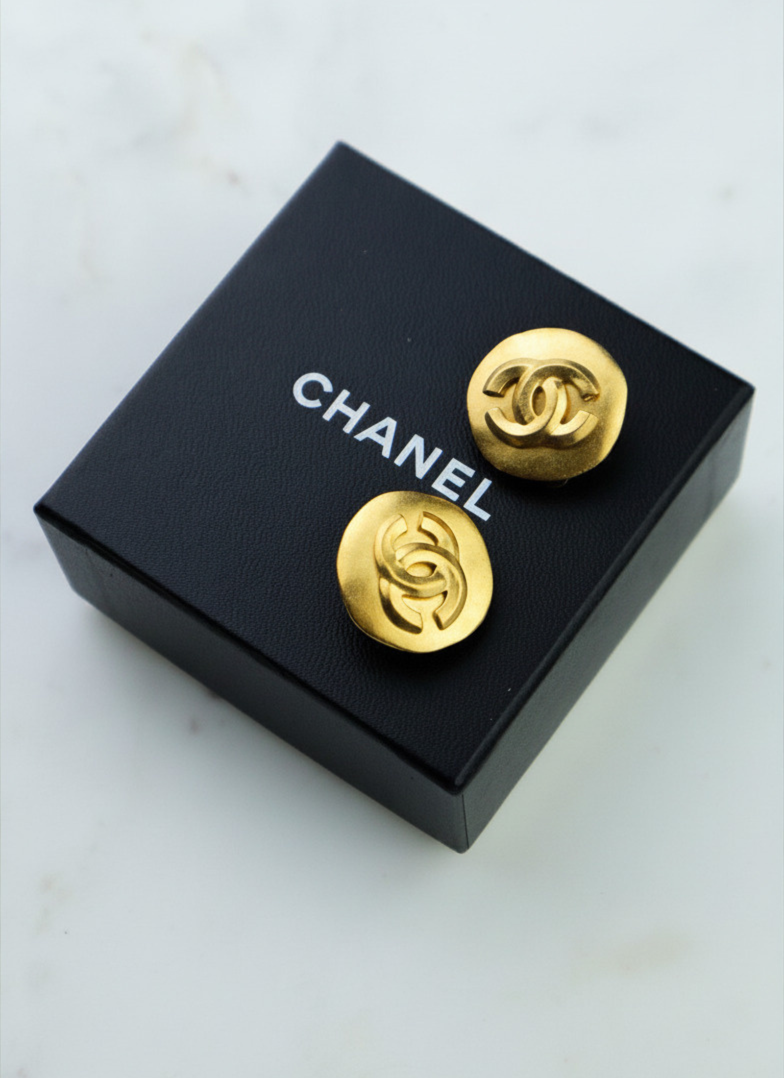 Chanel - okrągłe "water effect" klipsy vintage sezon wiosna/lato 1996 r.