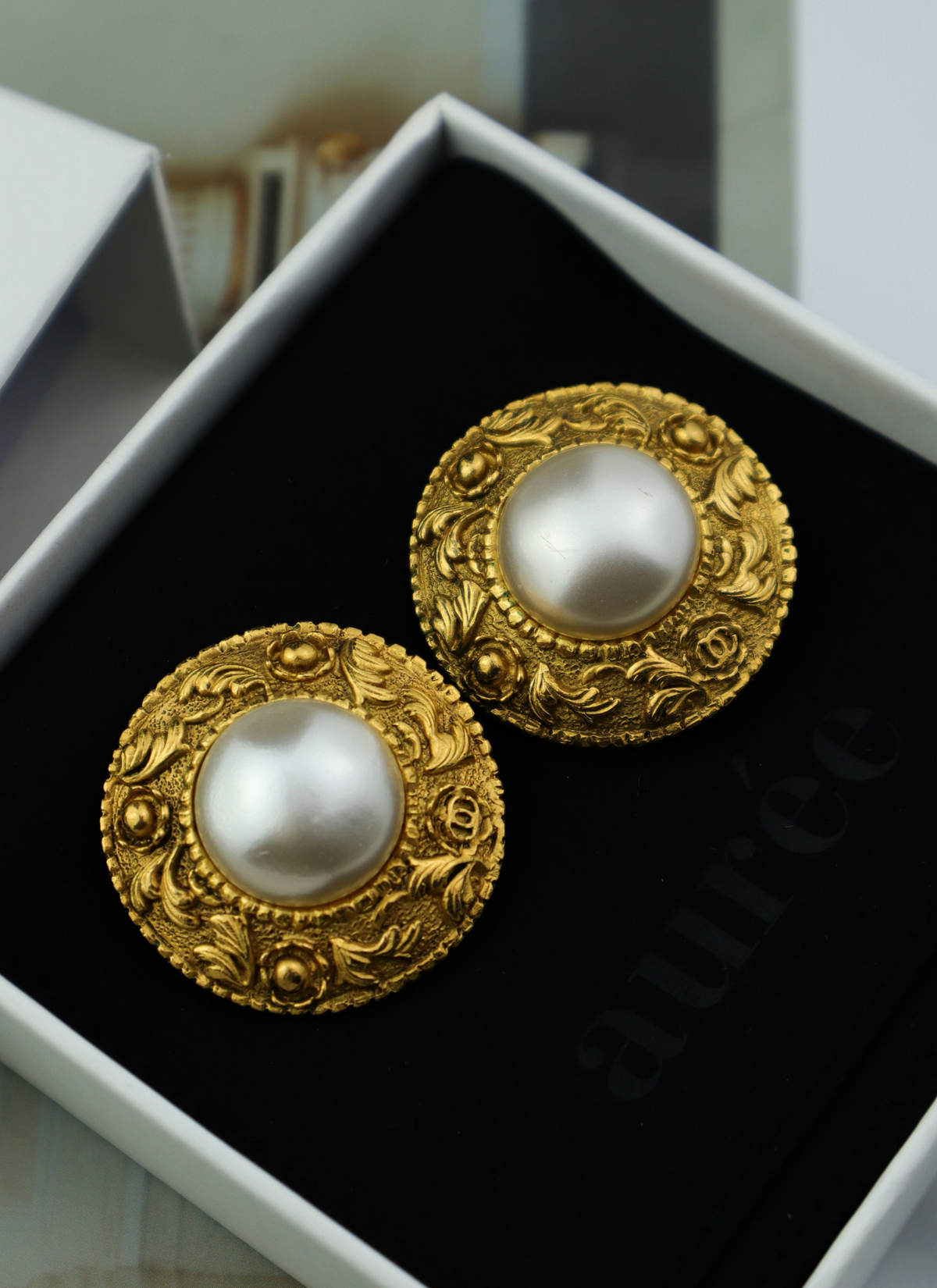 Chanel vintage klipsy Collection 26 z perłą