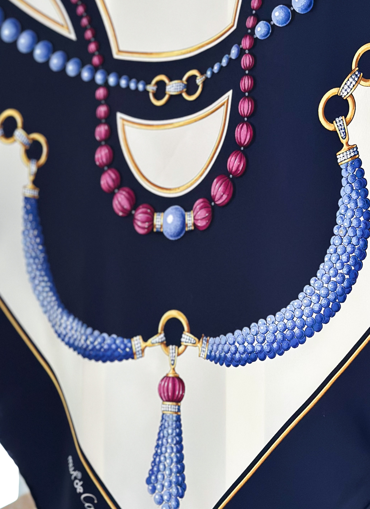 Cartier - jedwabna apaszka must de Cartier z motywem jubilerskim