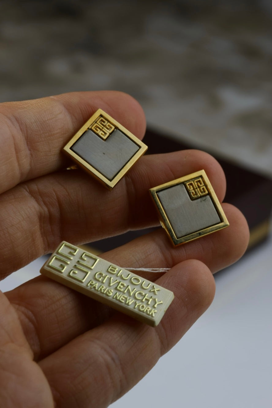 Givenchy – spinki do mankietów i spinka do krawatu, stalowo-złote z logo marki (S35)