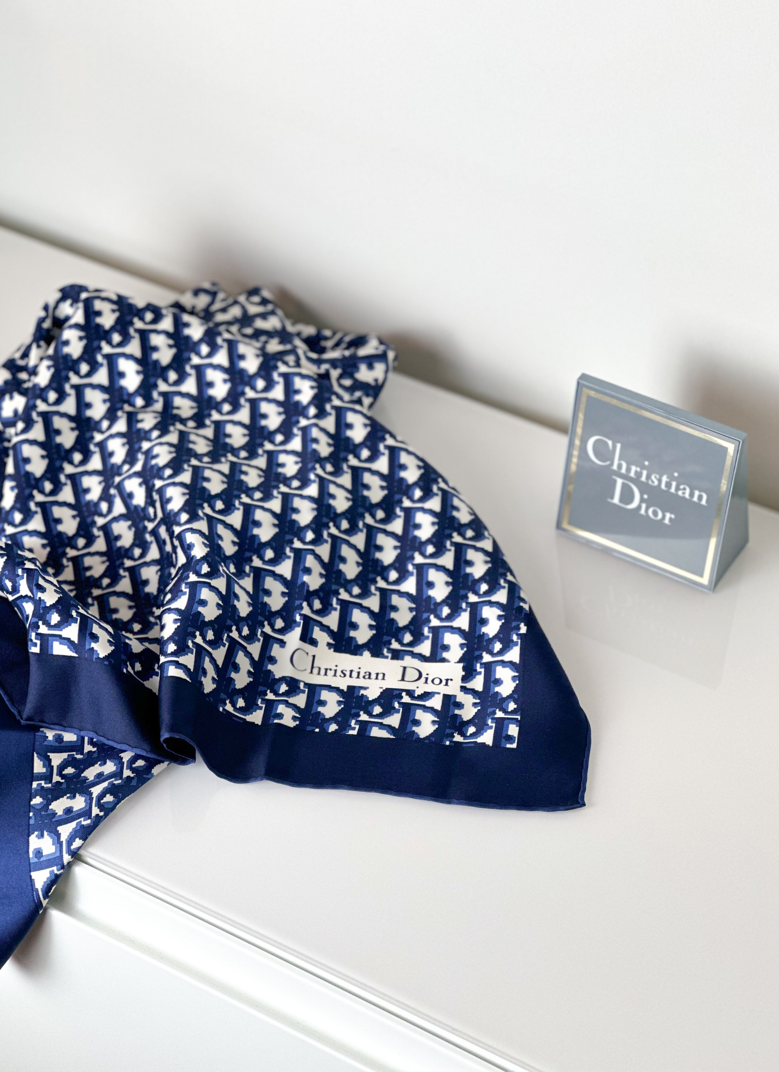 Christian Dior - jedwabna apaszka vintage w monogram