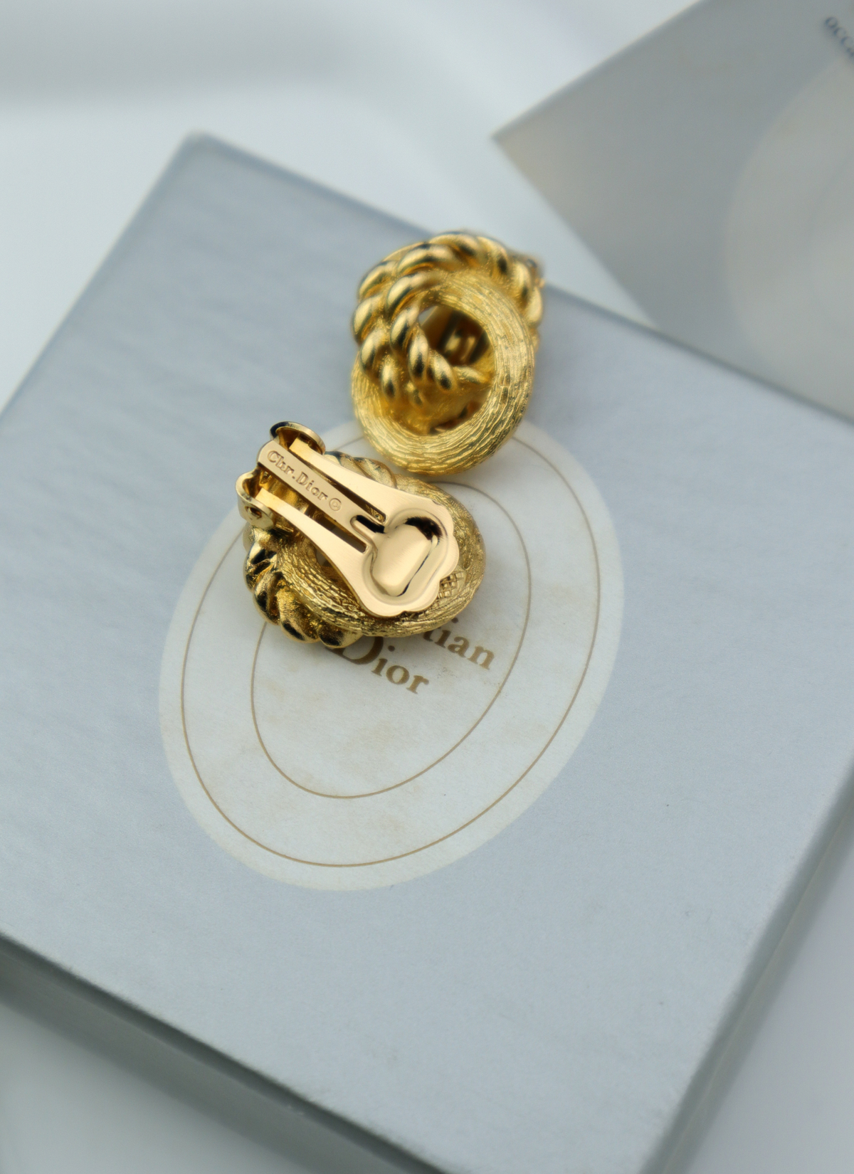 Christian Dior klipsy vintage z motywem węzła z pudełkiem