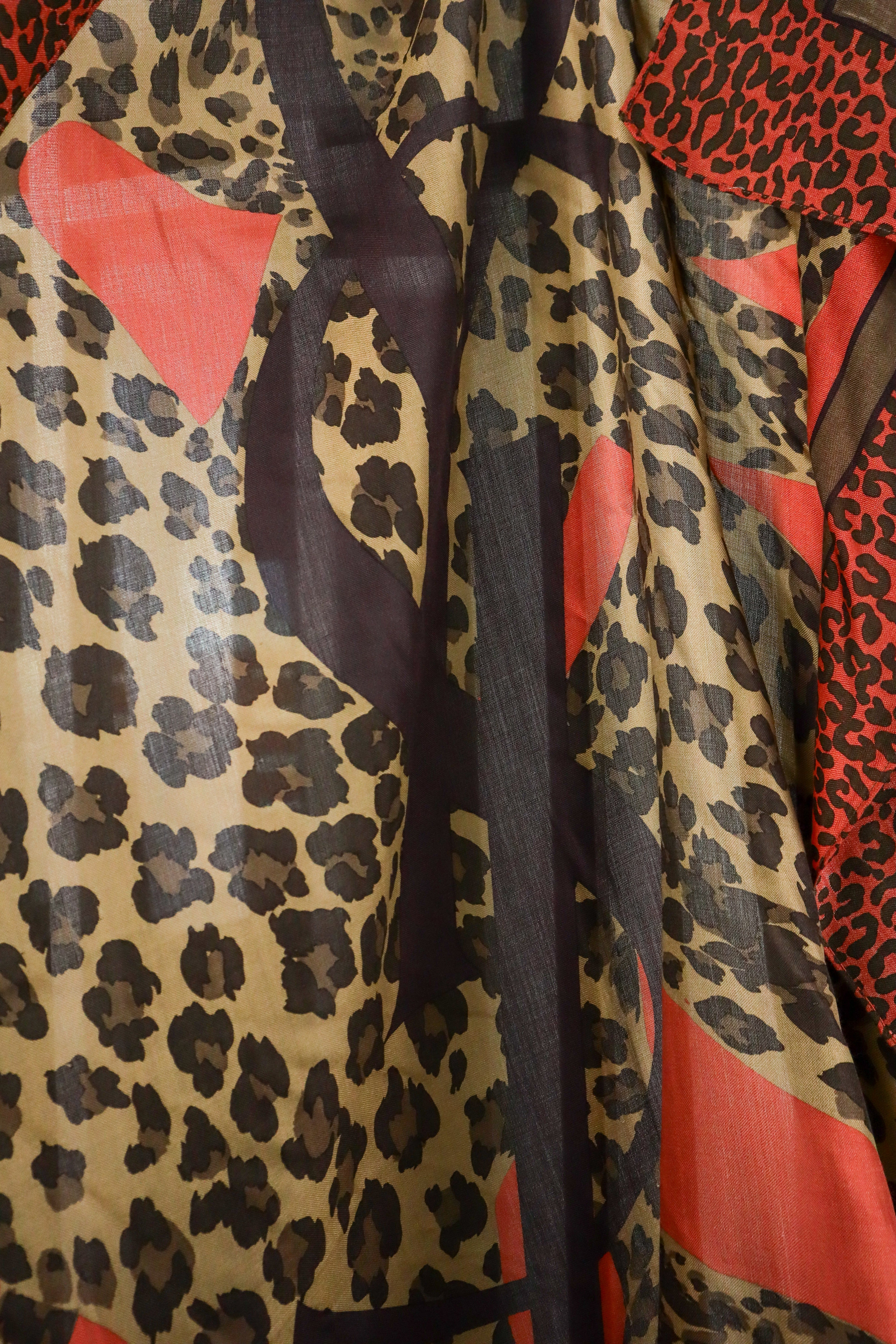 Yves Saint Laurent - duży bawełniany szal "Wild Leopard"