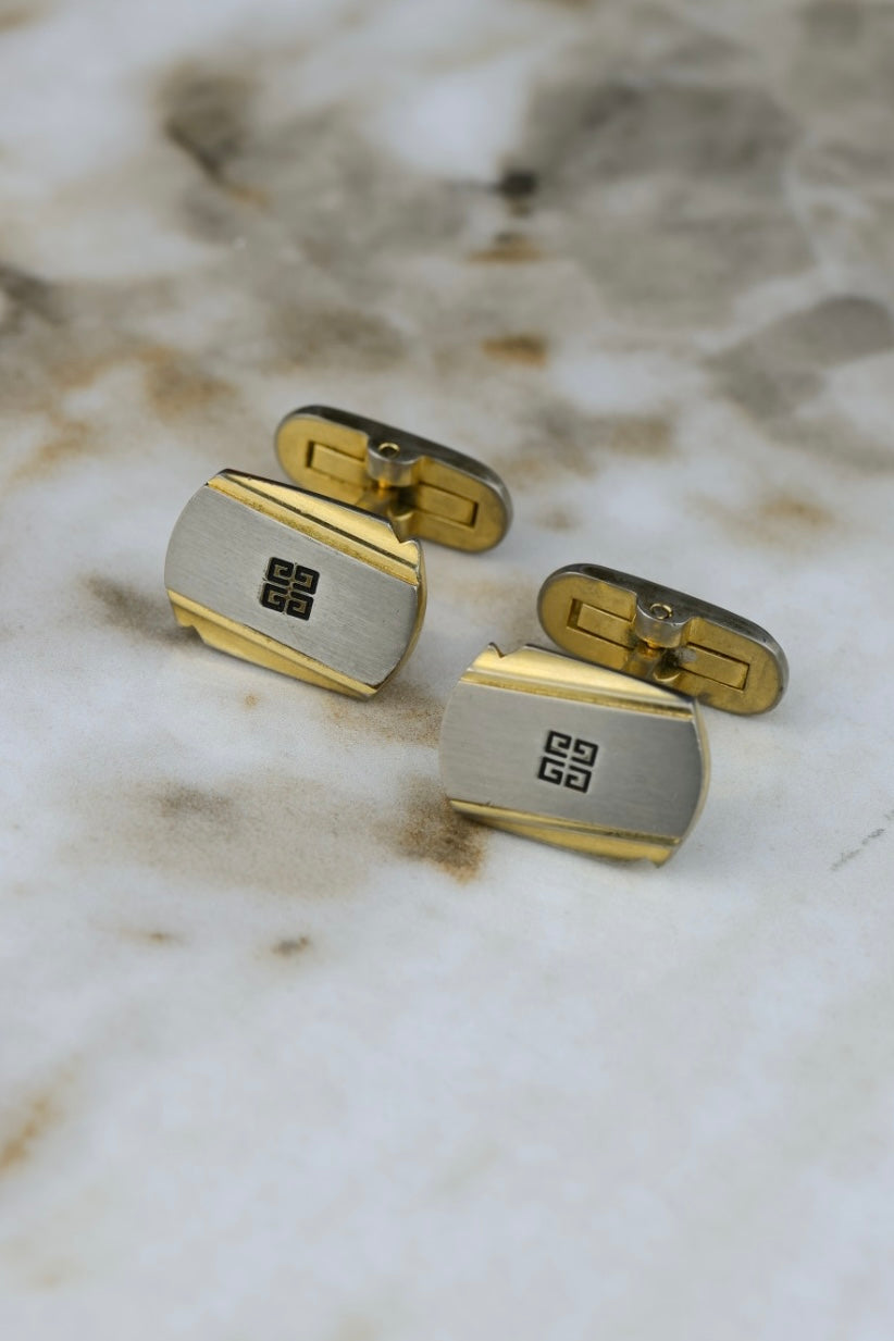 Givenchy – stalowo-złote spinki z czarnym logo (SP019)