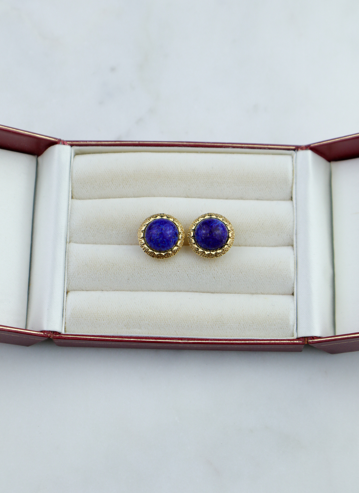 Christian Dior - kolczyki z kobaltowym kaboszonem "lapis lazuli"