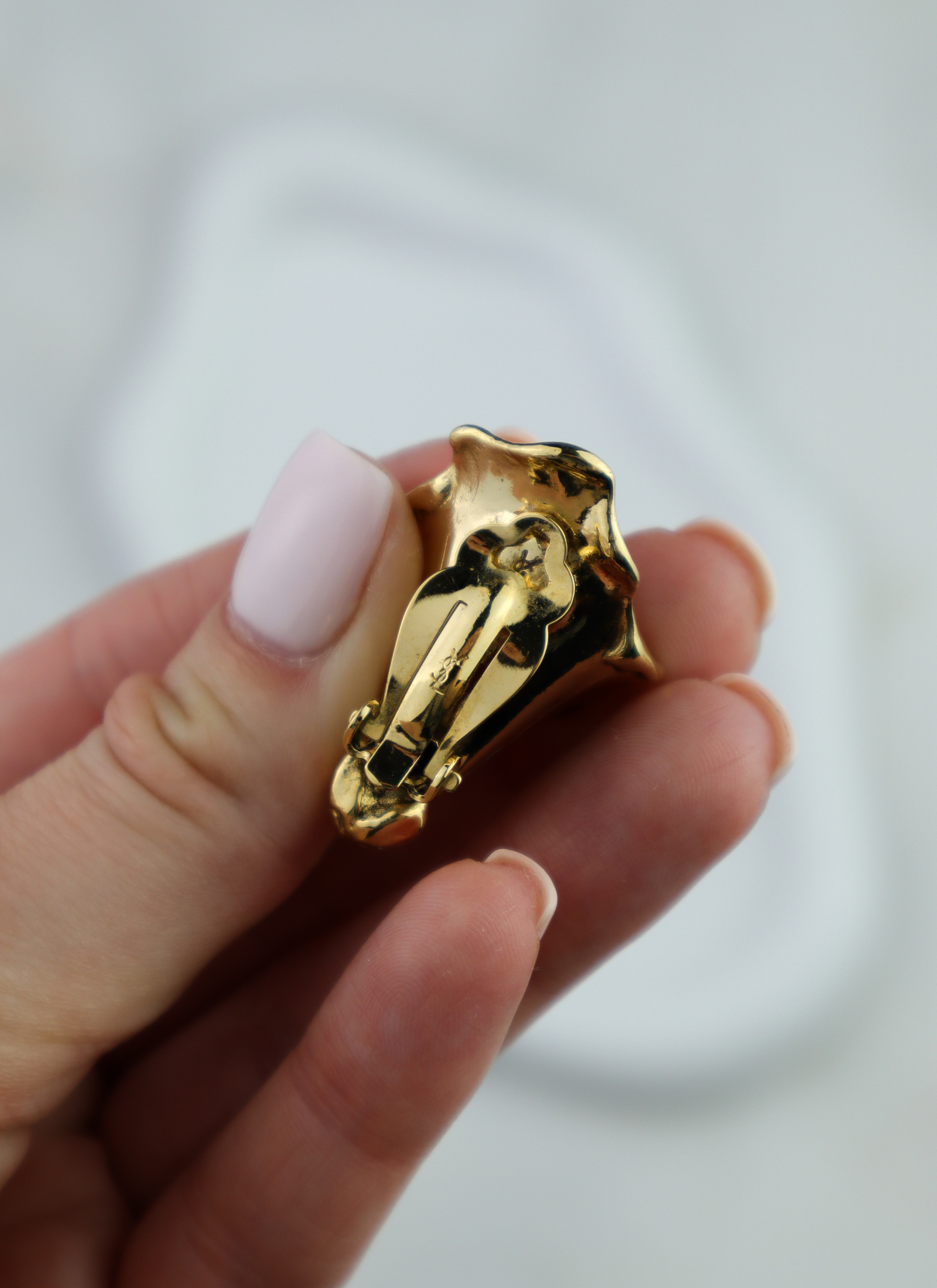 Yves Saint Laurent - klipsy Calla Lily z perłą vintage
