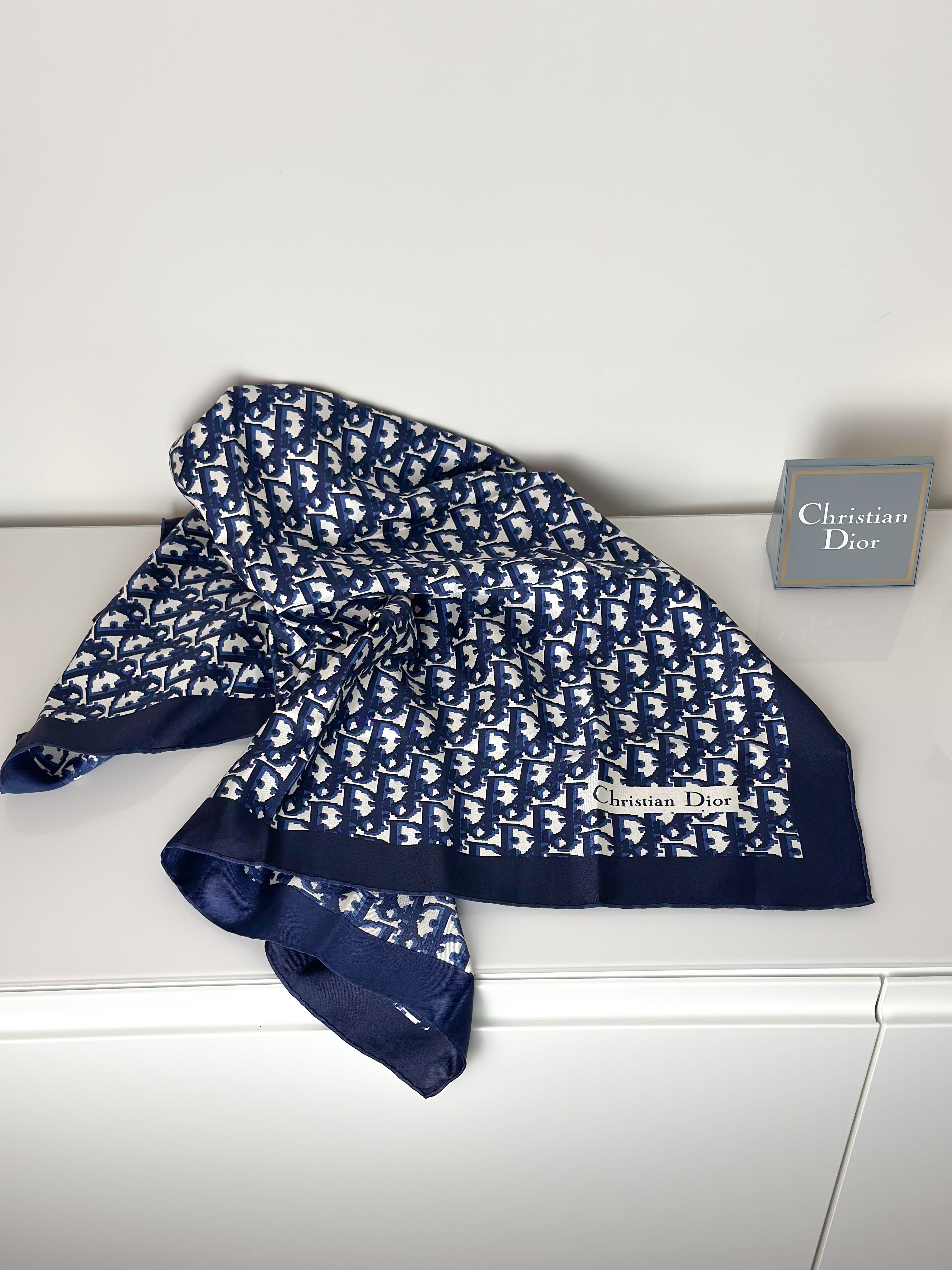 Christian Dior - jedwabna apaszka vintage w monogram