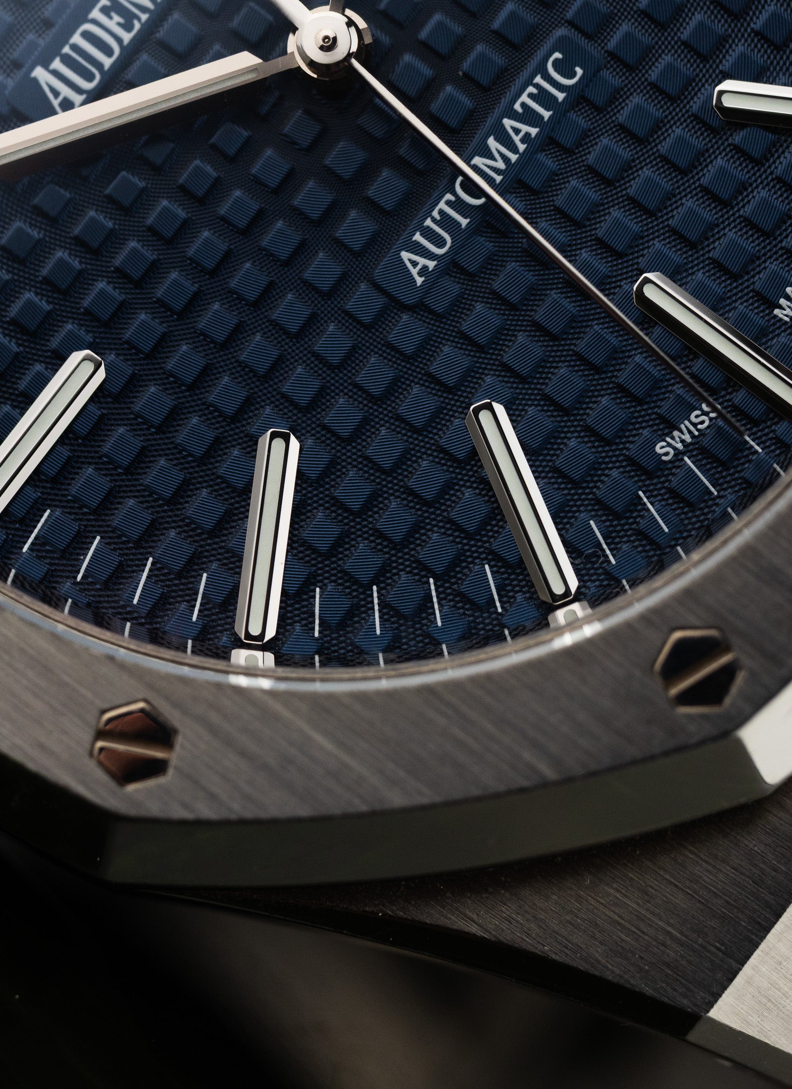 2015 Audemars Piguet Royal Oak 15400ST Box & Extract