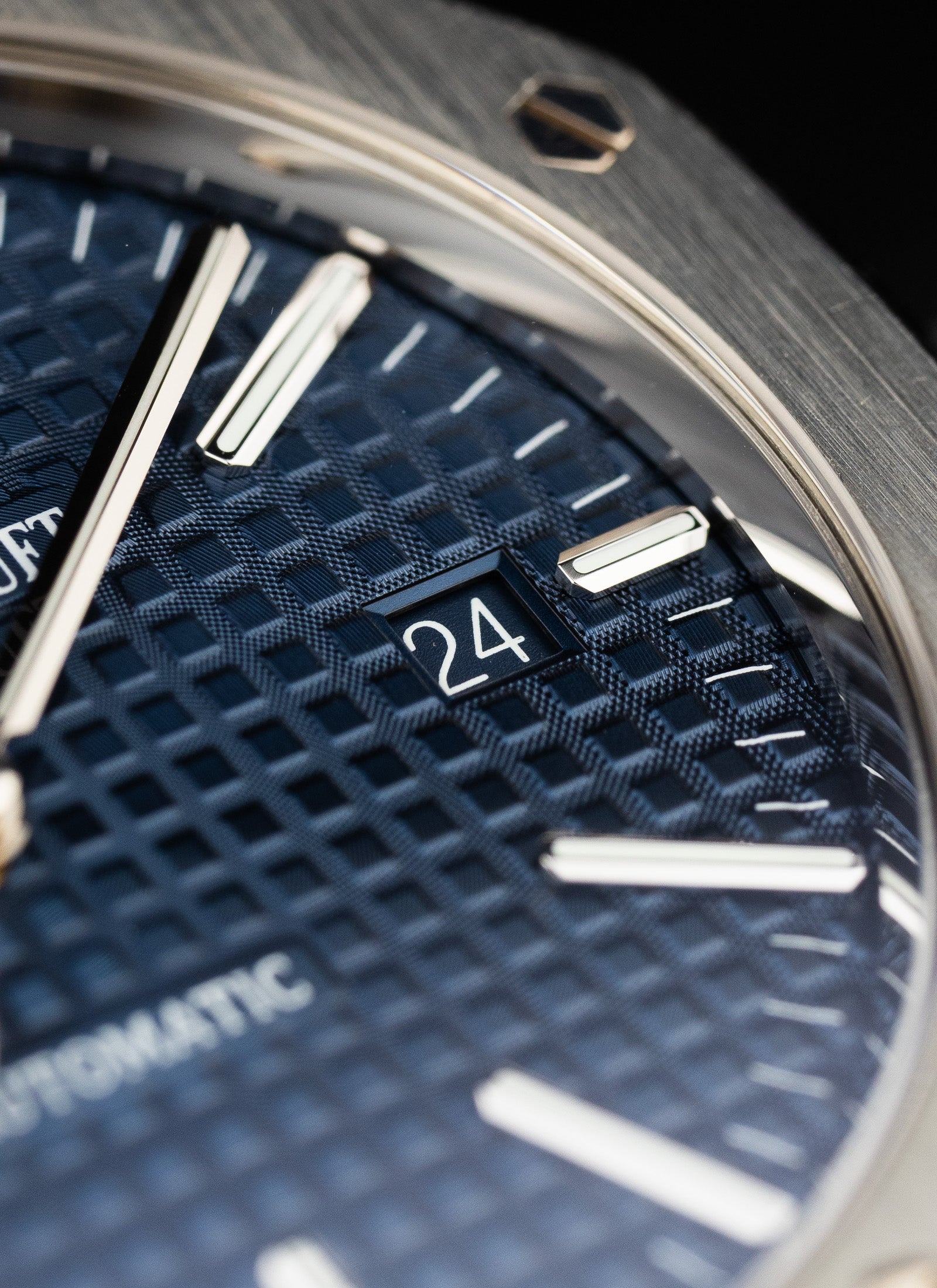 2015 Audemars Piguet Royal Oak 15400ST Box & Extract
