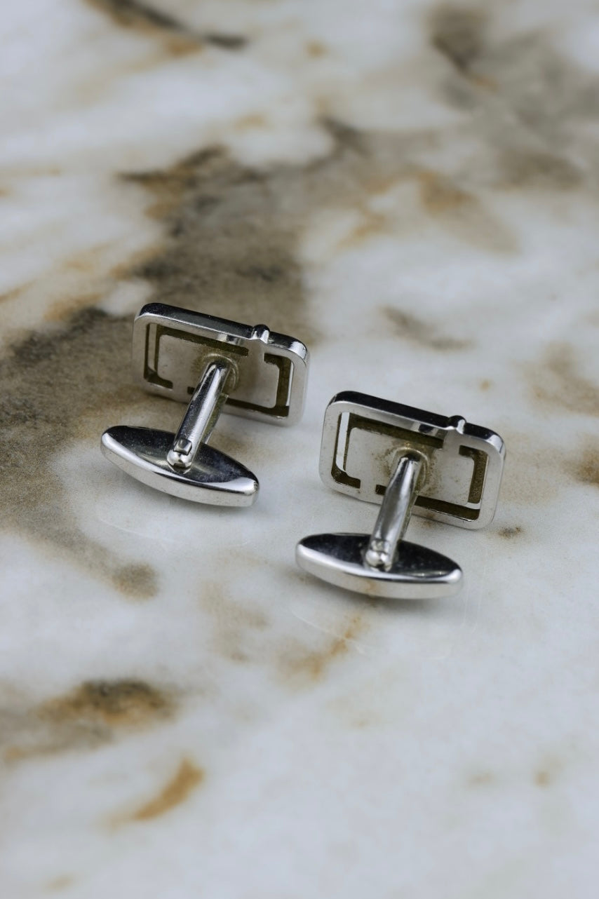 Stalowe – prostokątne gładkie spinki z czarnym emblematem serca (SP018)