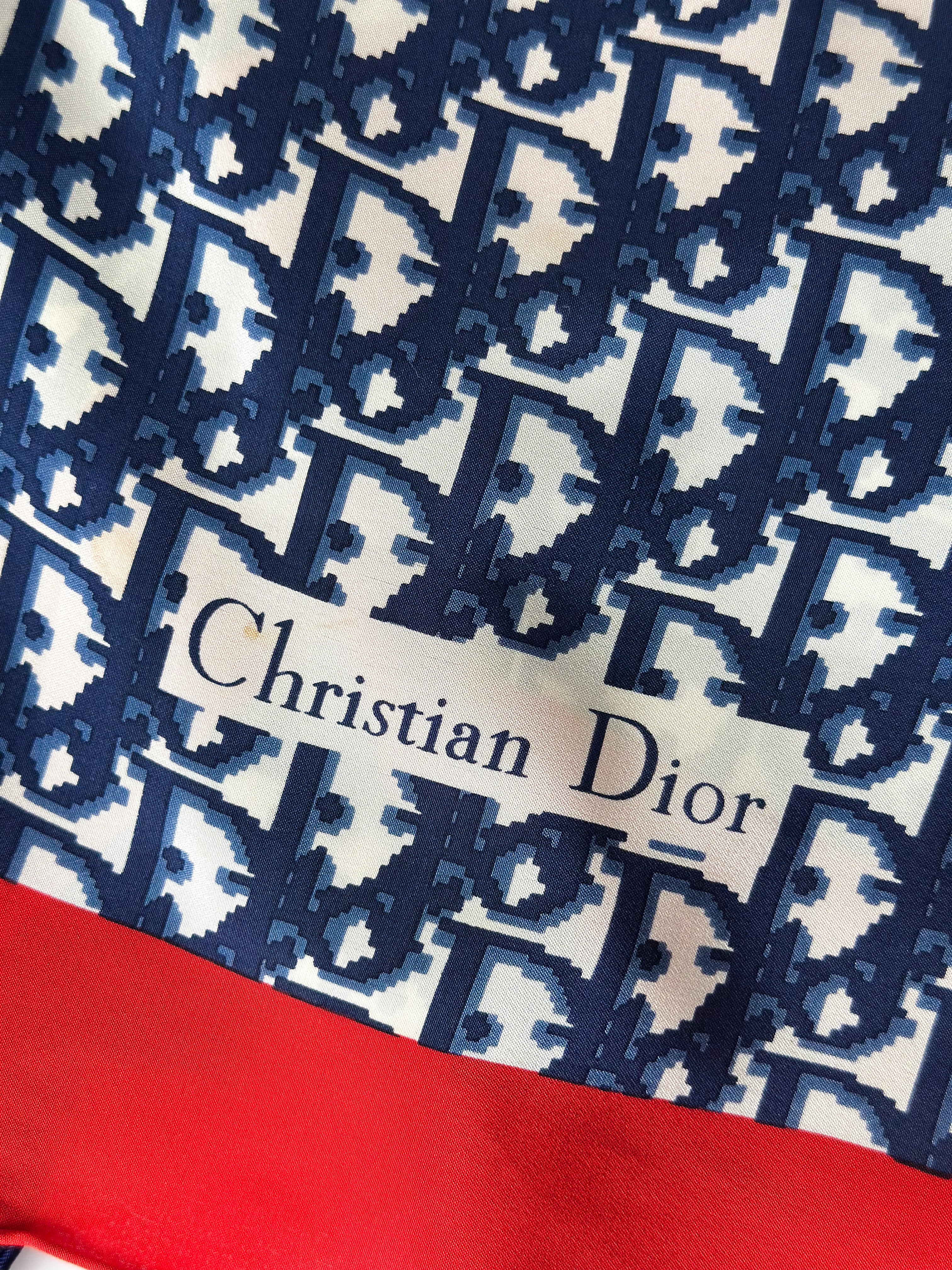 Christian Dior - jedwabna apaszka vintage w monogram z czerwonym brzegiem