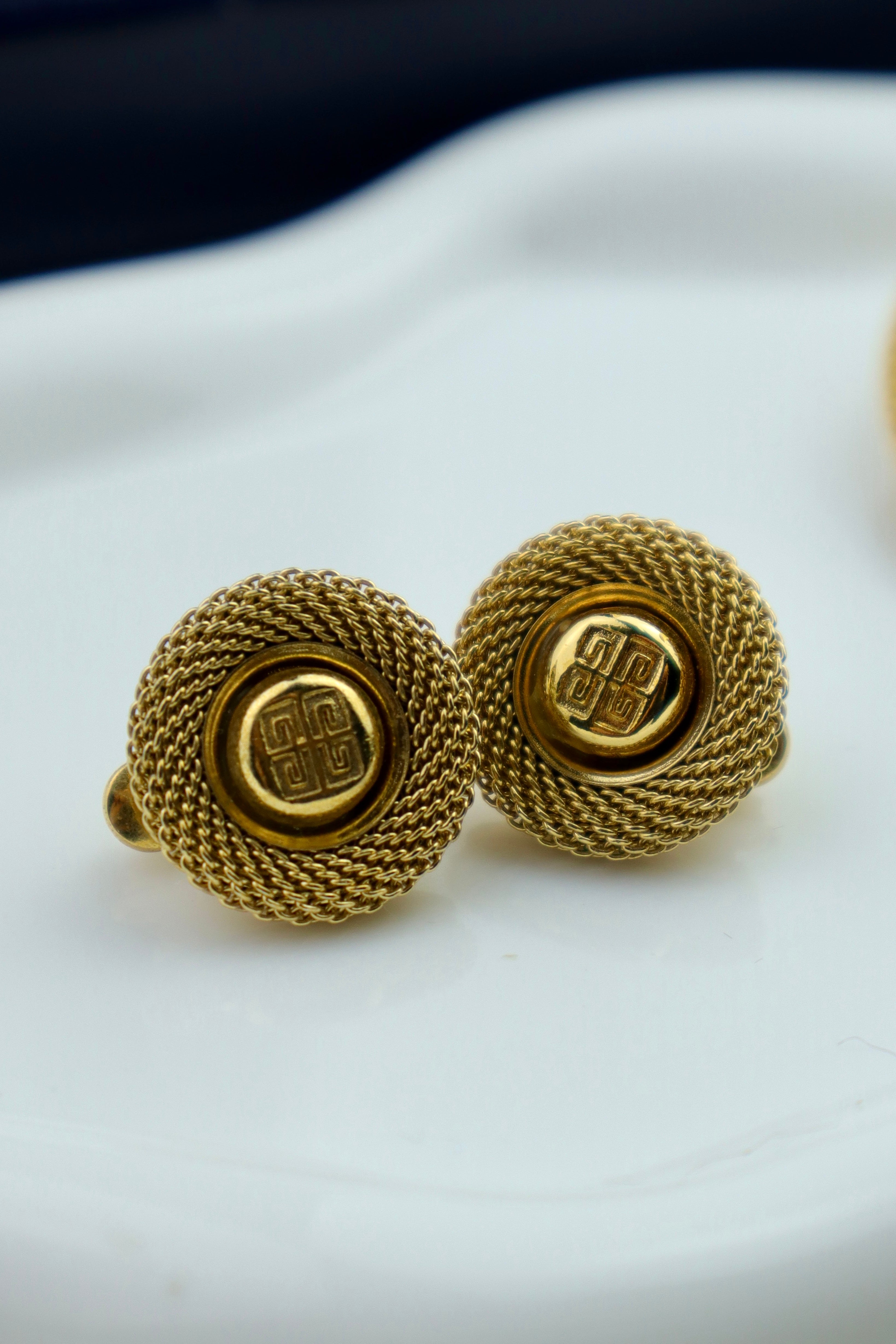 Givenchy – zestaw biżuterii vintage: broszka i klipsy