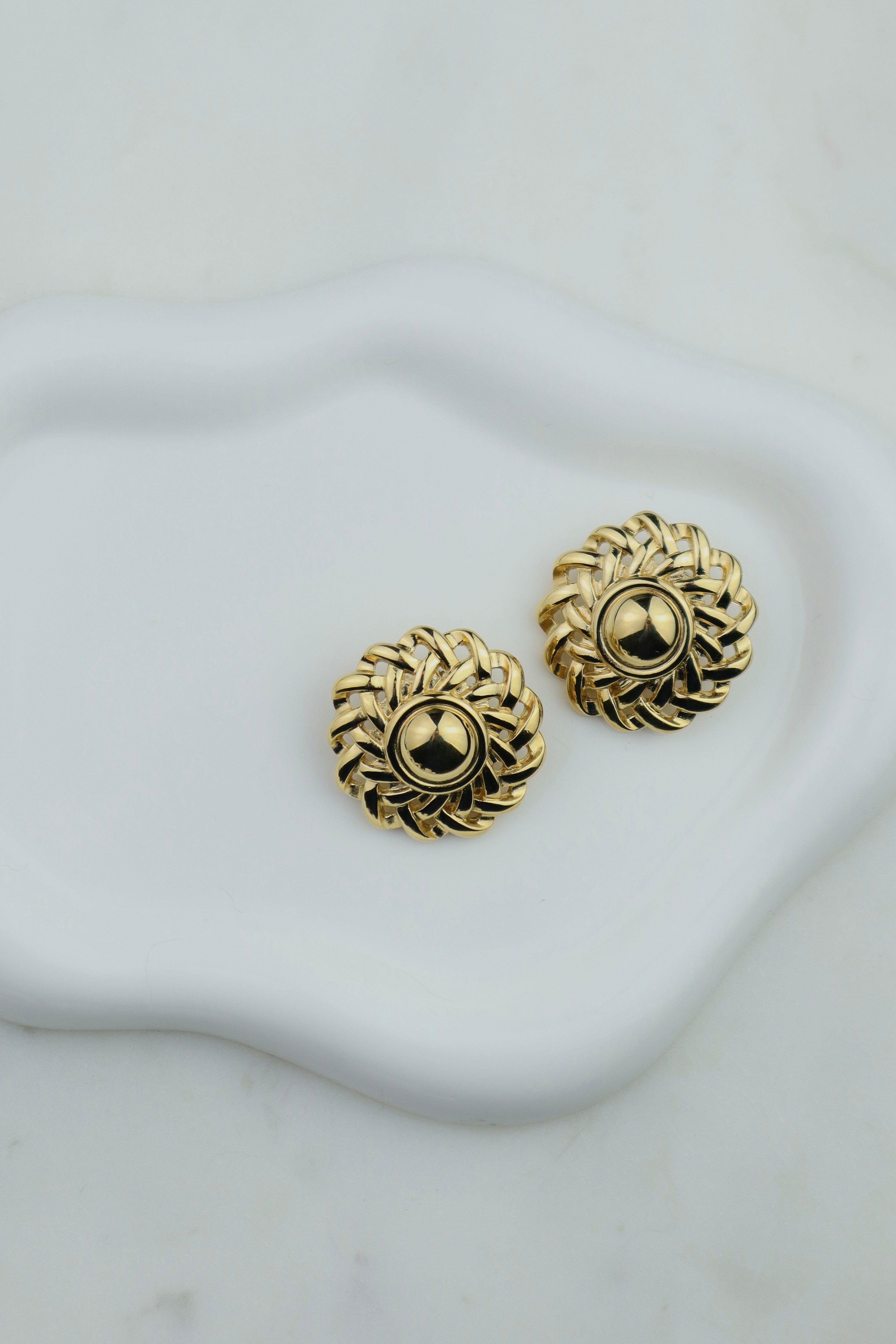 Givenchy - pozłacane klipsy vintage „Królewska Rozeta”