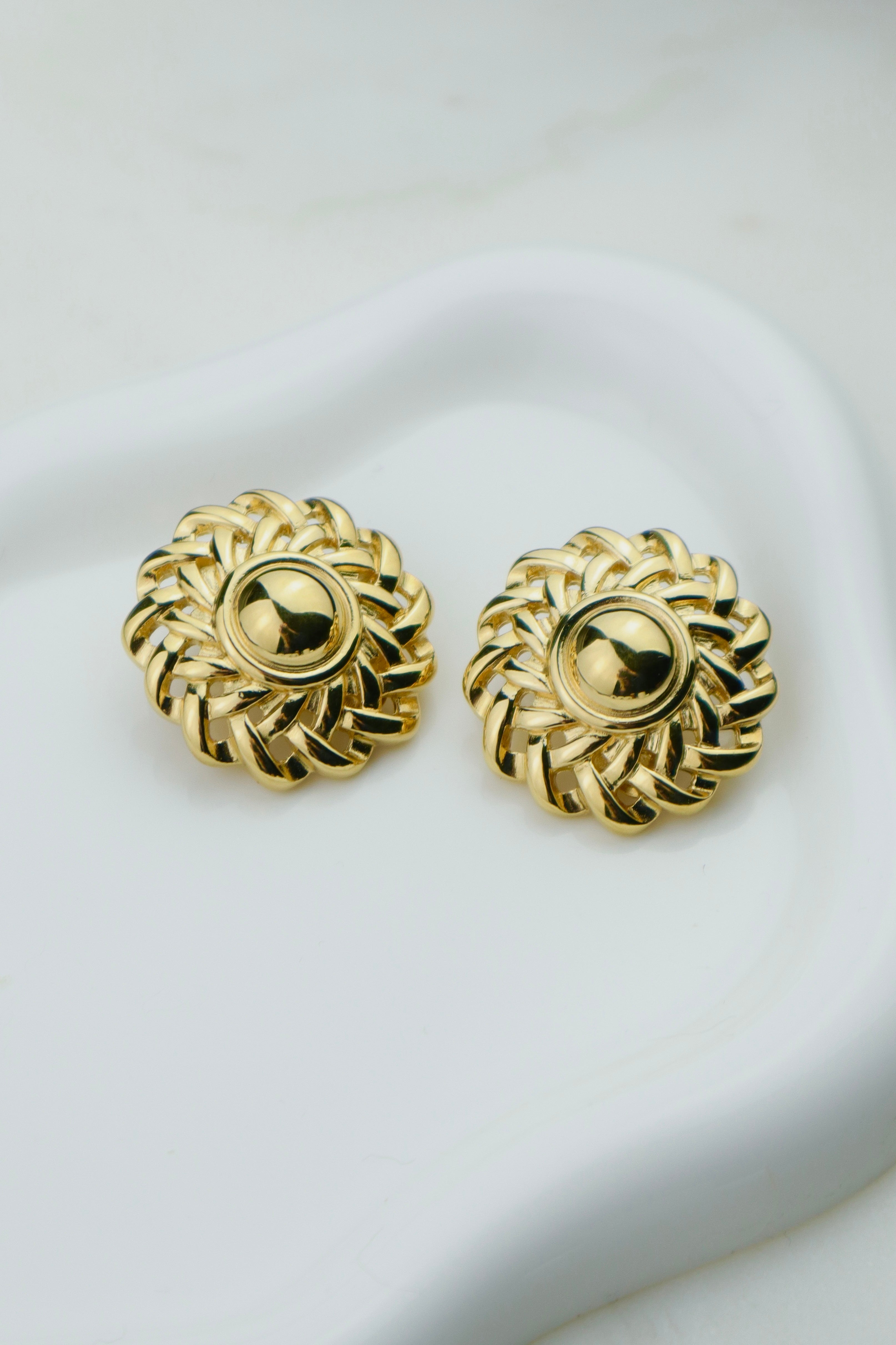 Givenchy - pozłacane klipsy vintage „Królewska Rozeta”