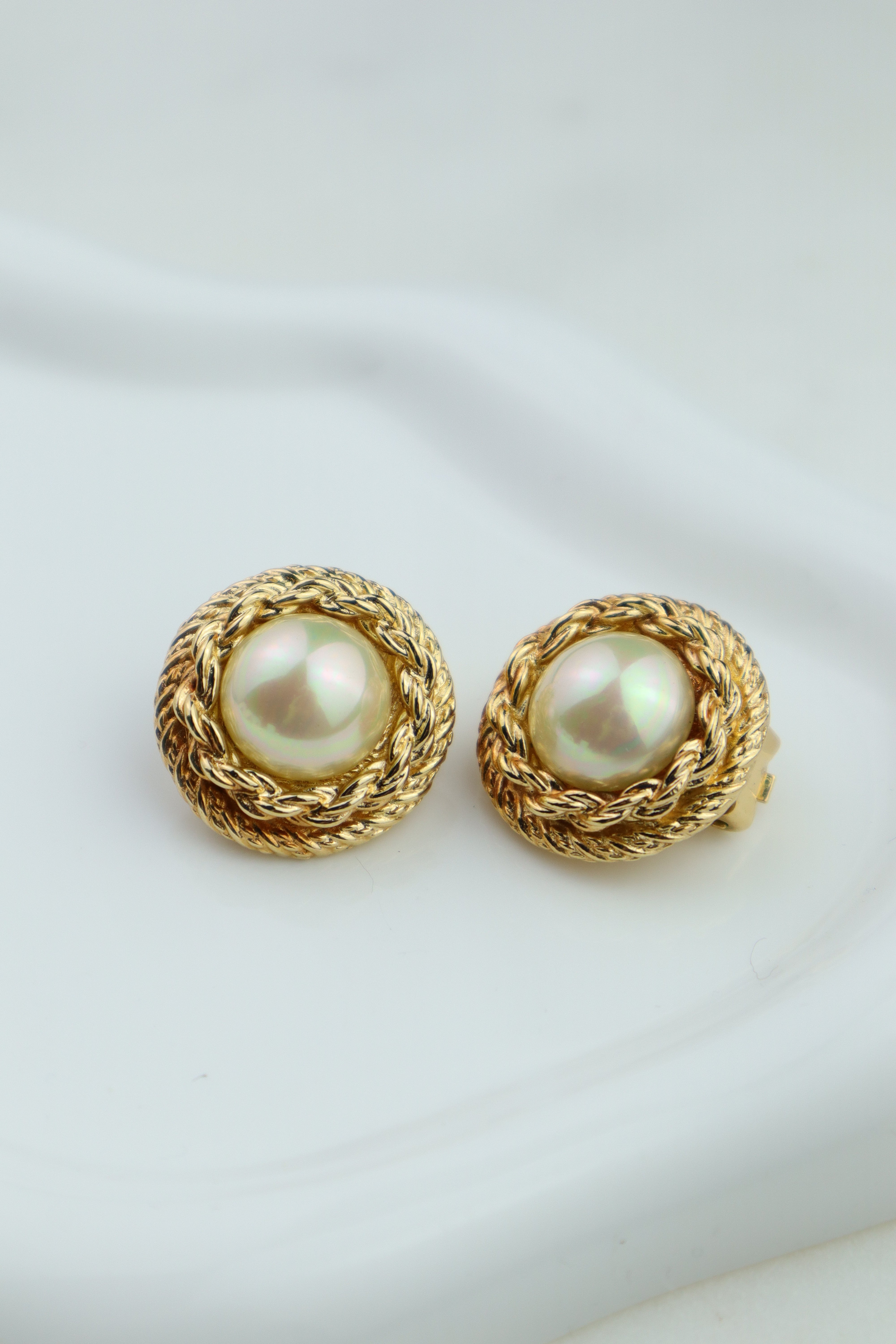 Christian Dior - duże okrągłe klipsy rope z perłą