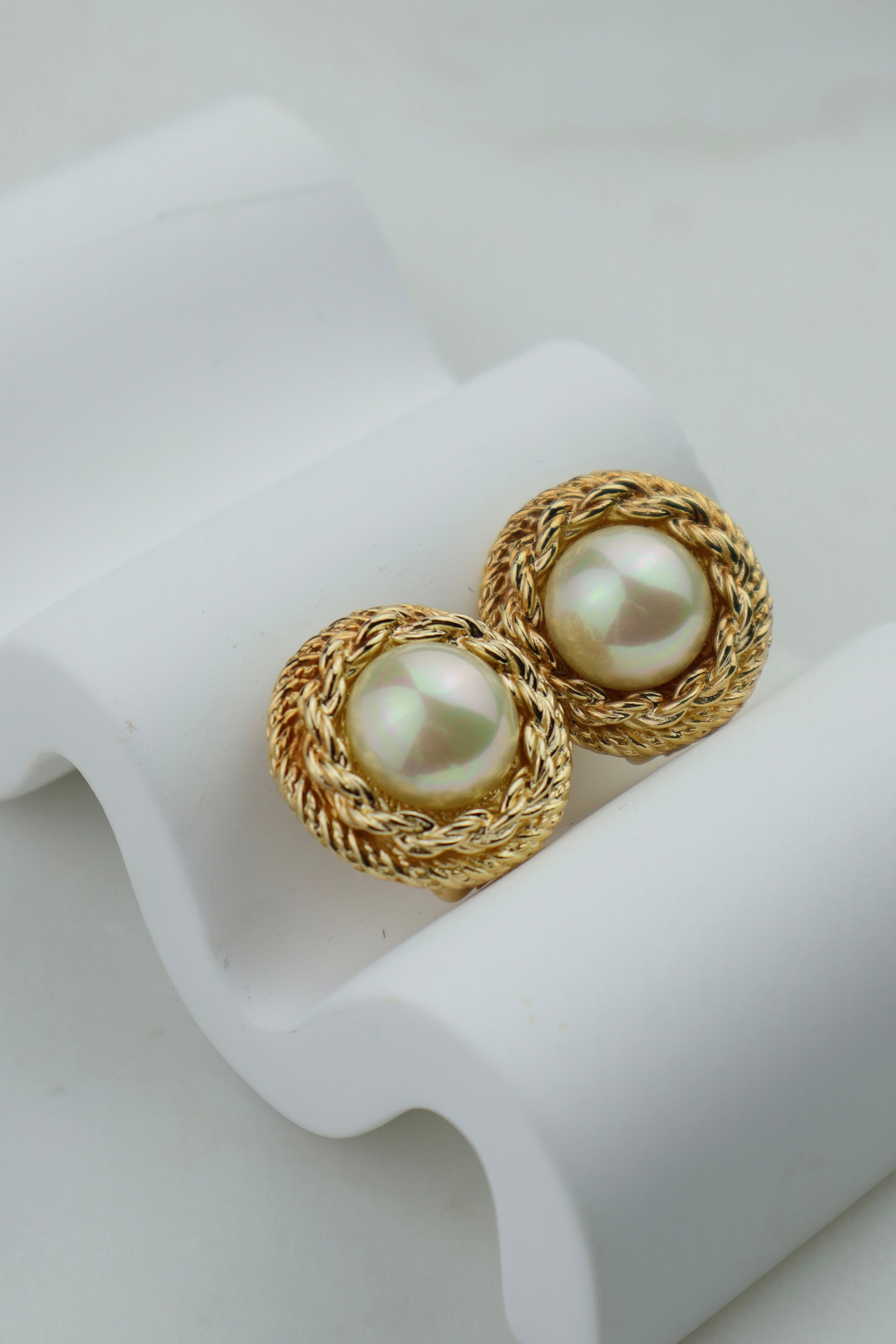 Christian Dior - duże okrągłe klipsy rope z perłą