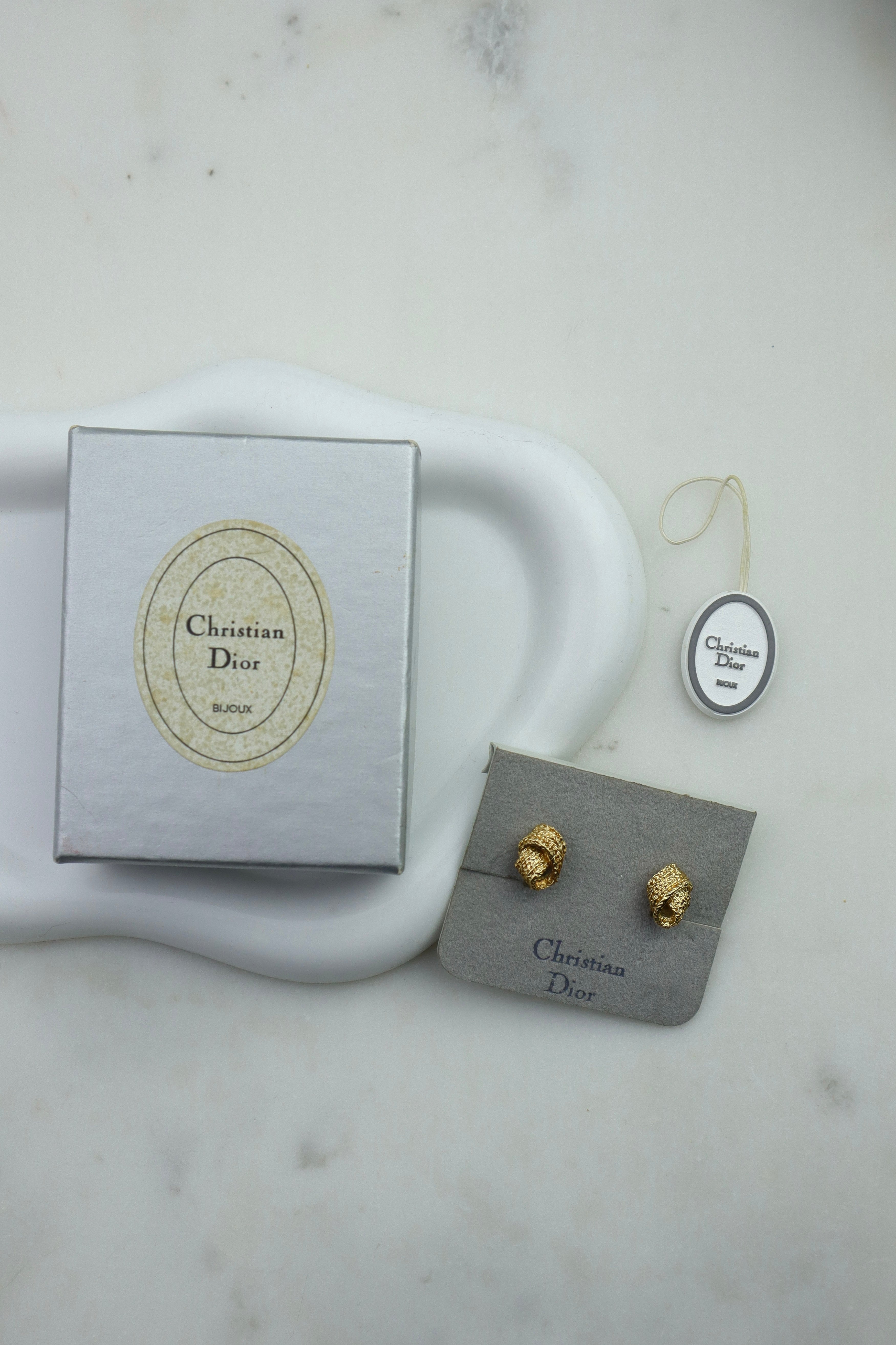 Christian Dior - minimalistyczne klipsy pozłacane supełki