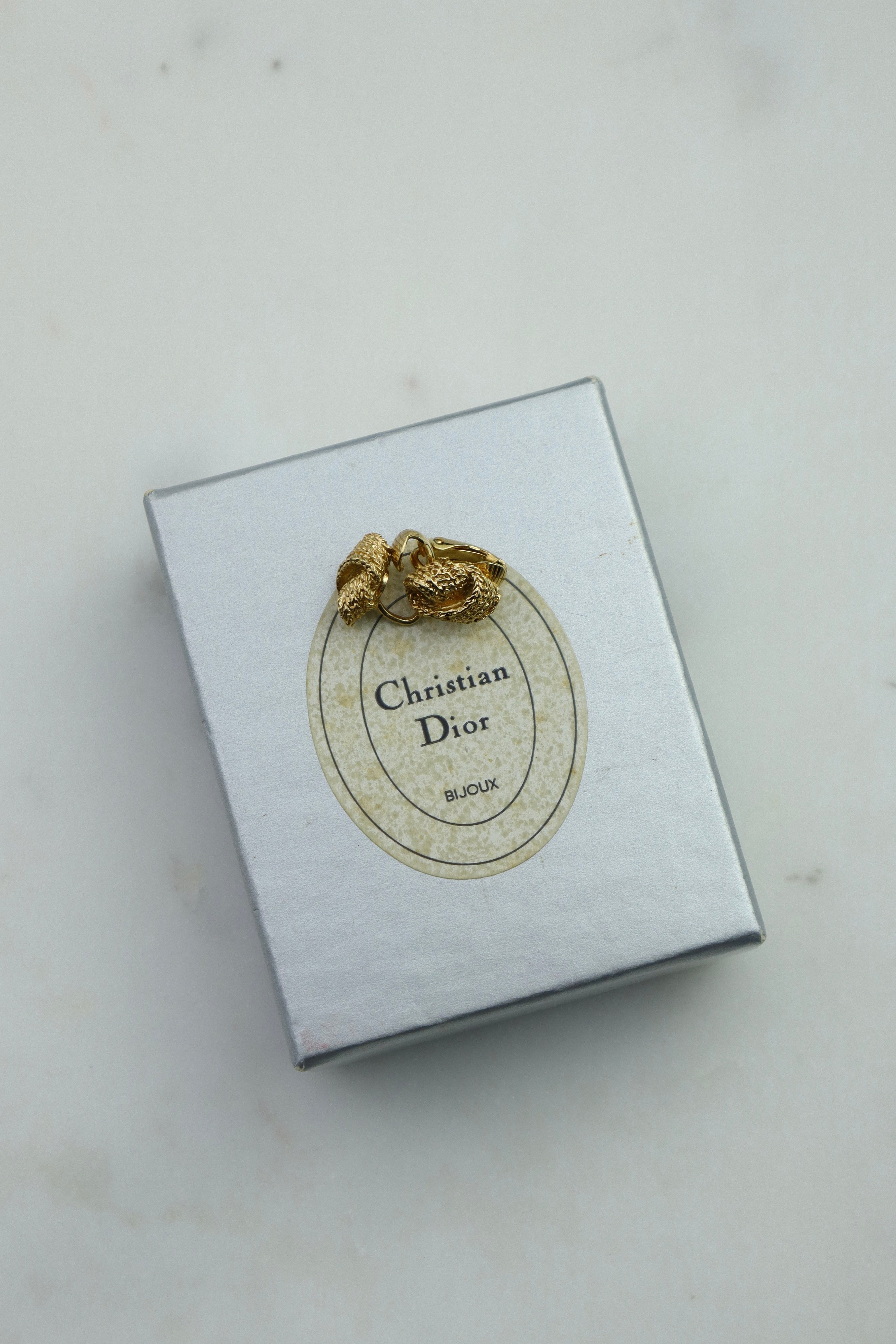Christian Dior - minimalistyczne klipsy pozłacane supełki