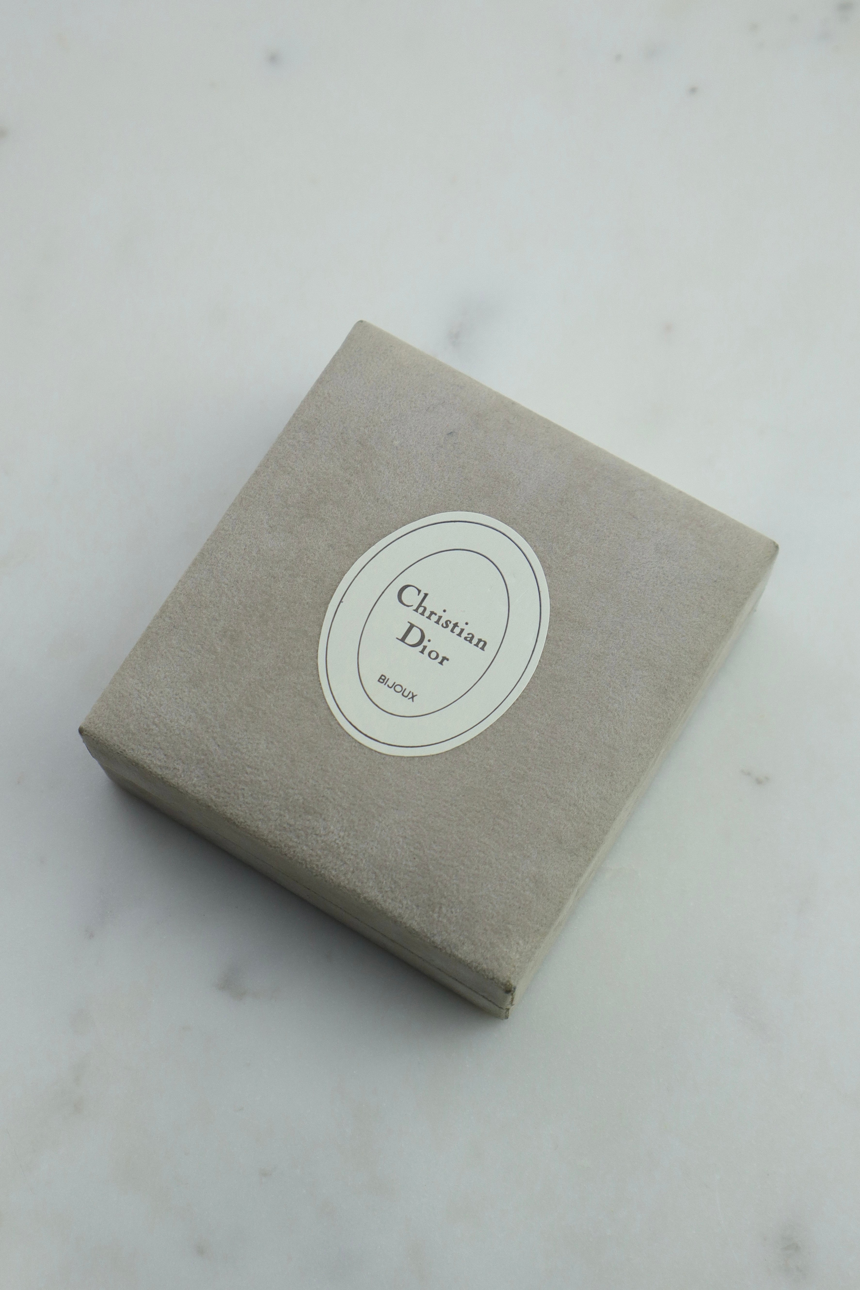 Christian Dior - klipsy klasyczny monogram CD