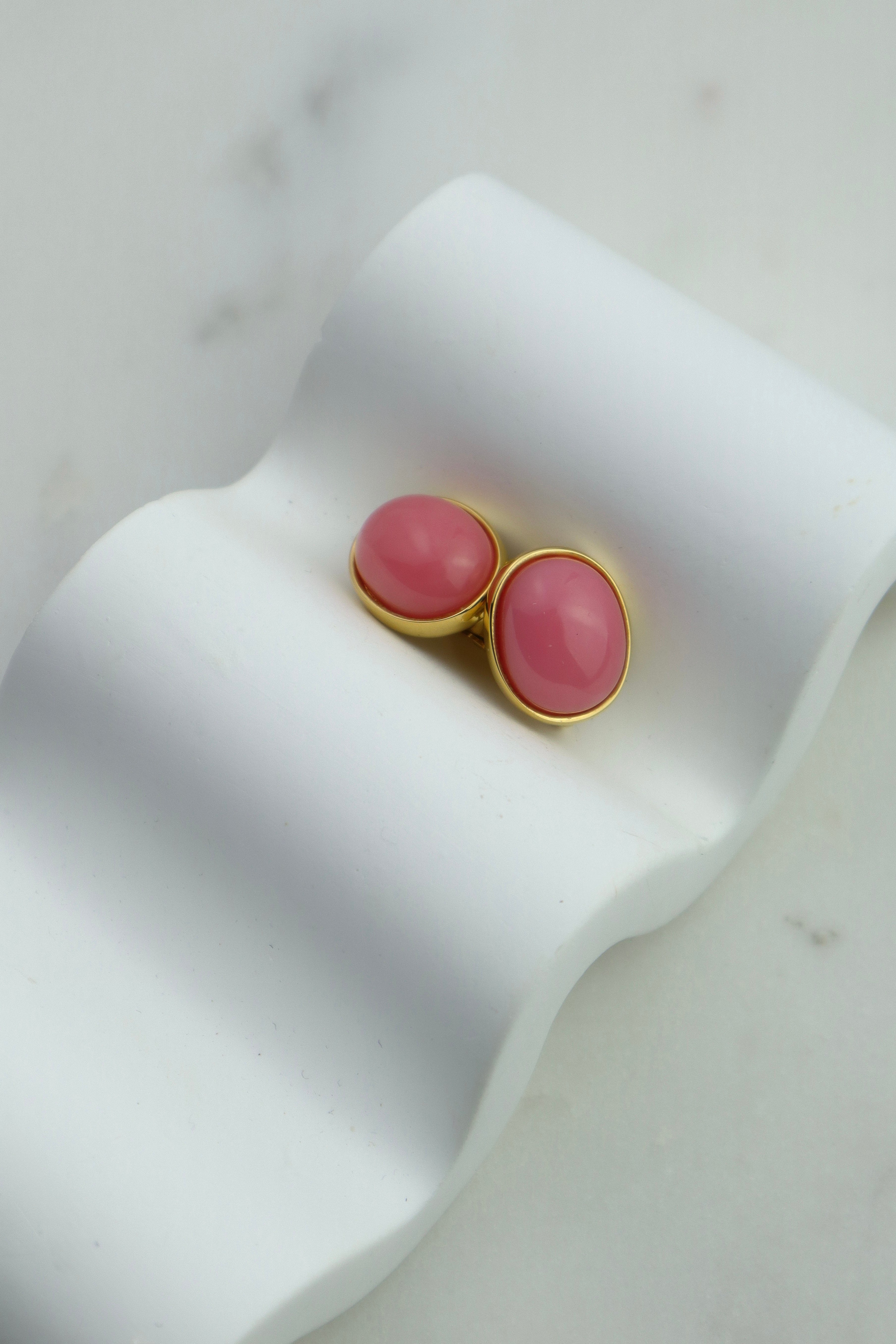 Givenchy - klipsy vintage z różowym kaboszonem