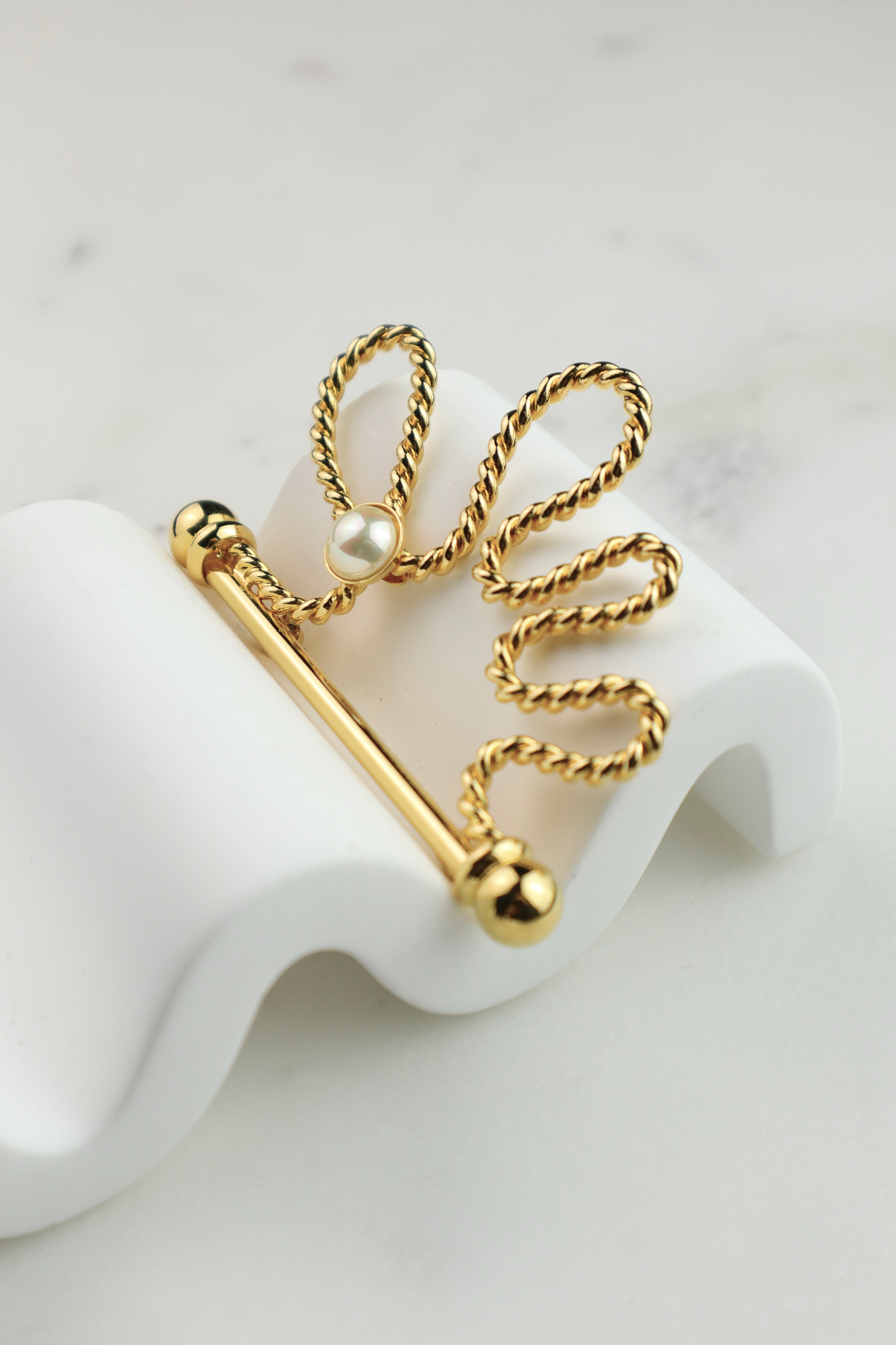 Pierre Cardin - awangardowa broszka z perłą