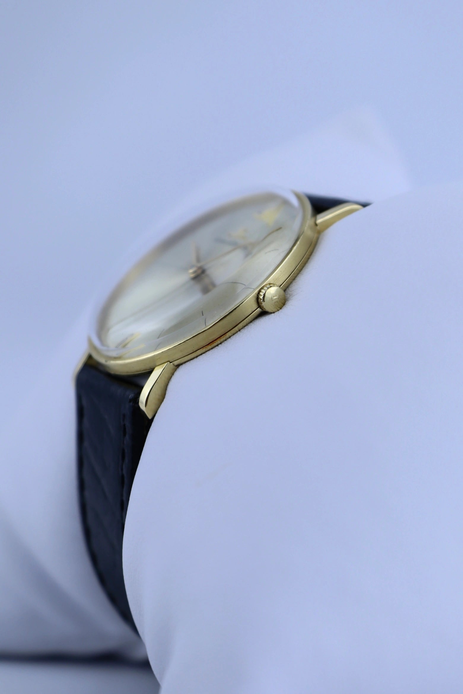 1960s Jaeger Lecoultre Ultra Slim 1947 818C