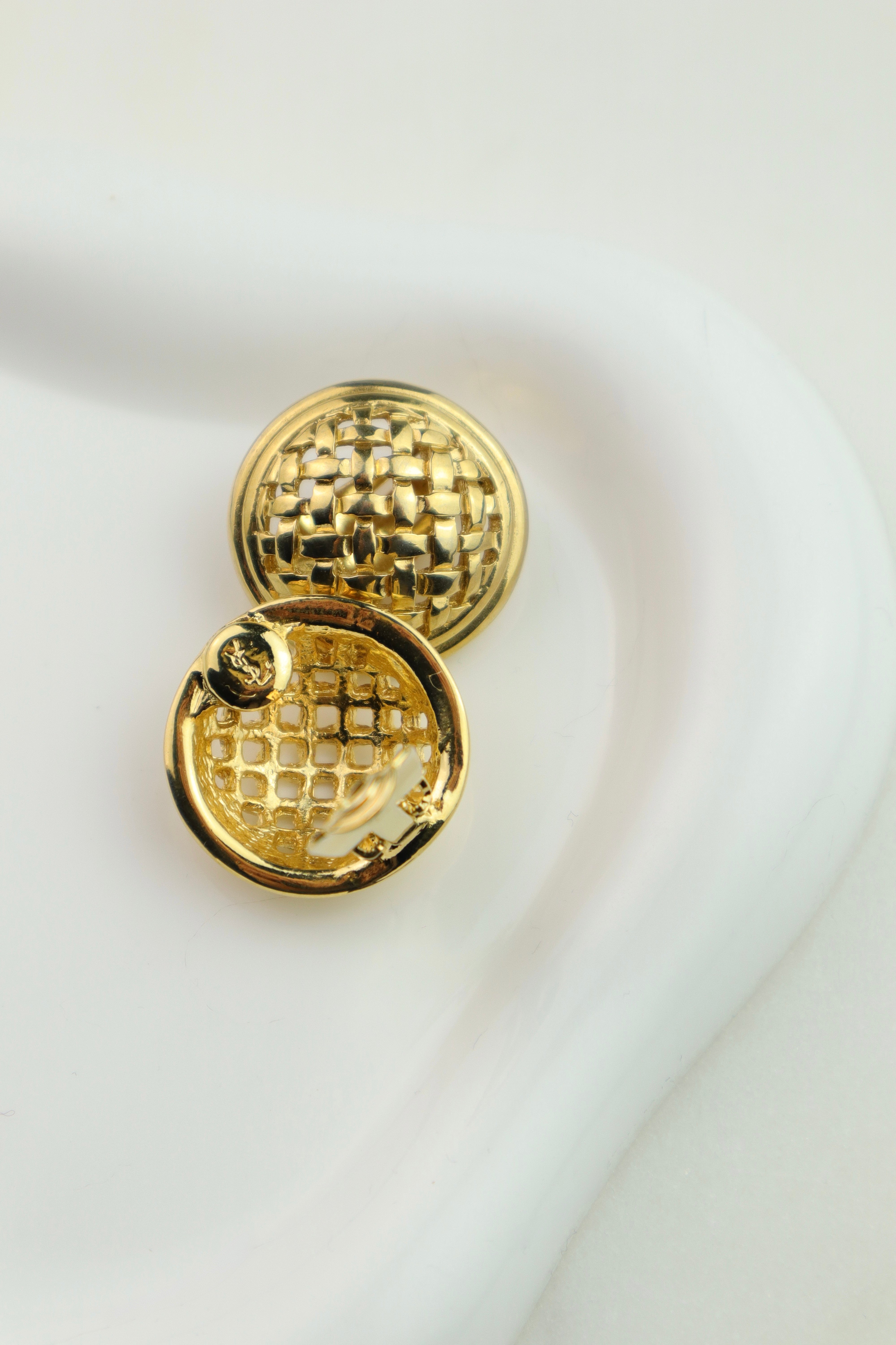 Yves Saint Laurent - vintage klipsy plecone koła