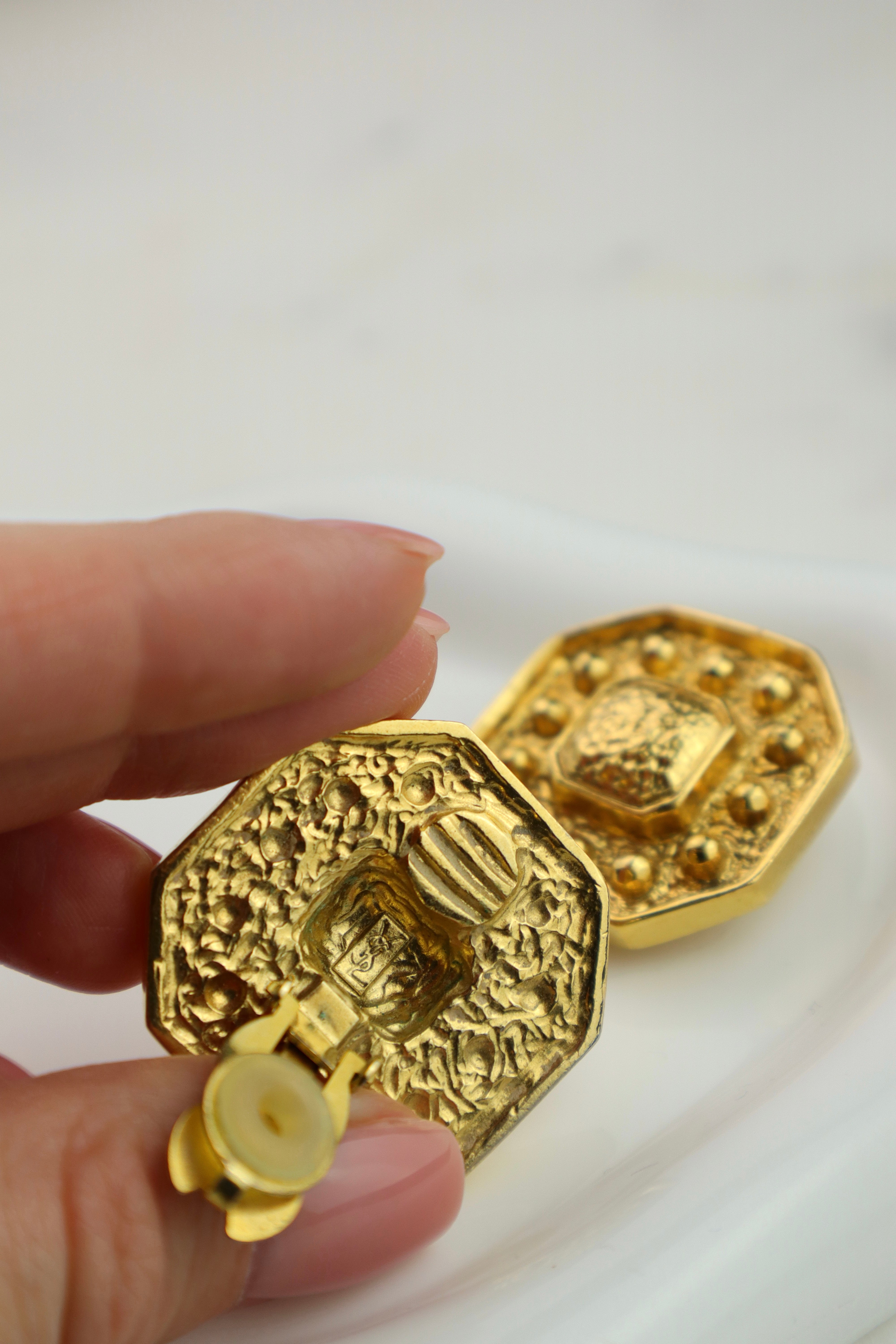 Yves Saint Laurent - ośmiokątne klipsy vintage