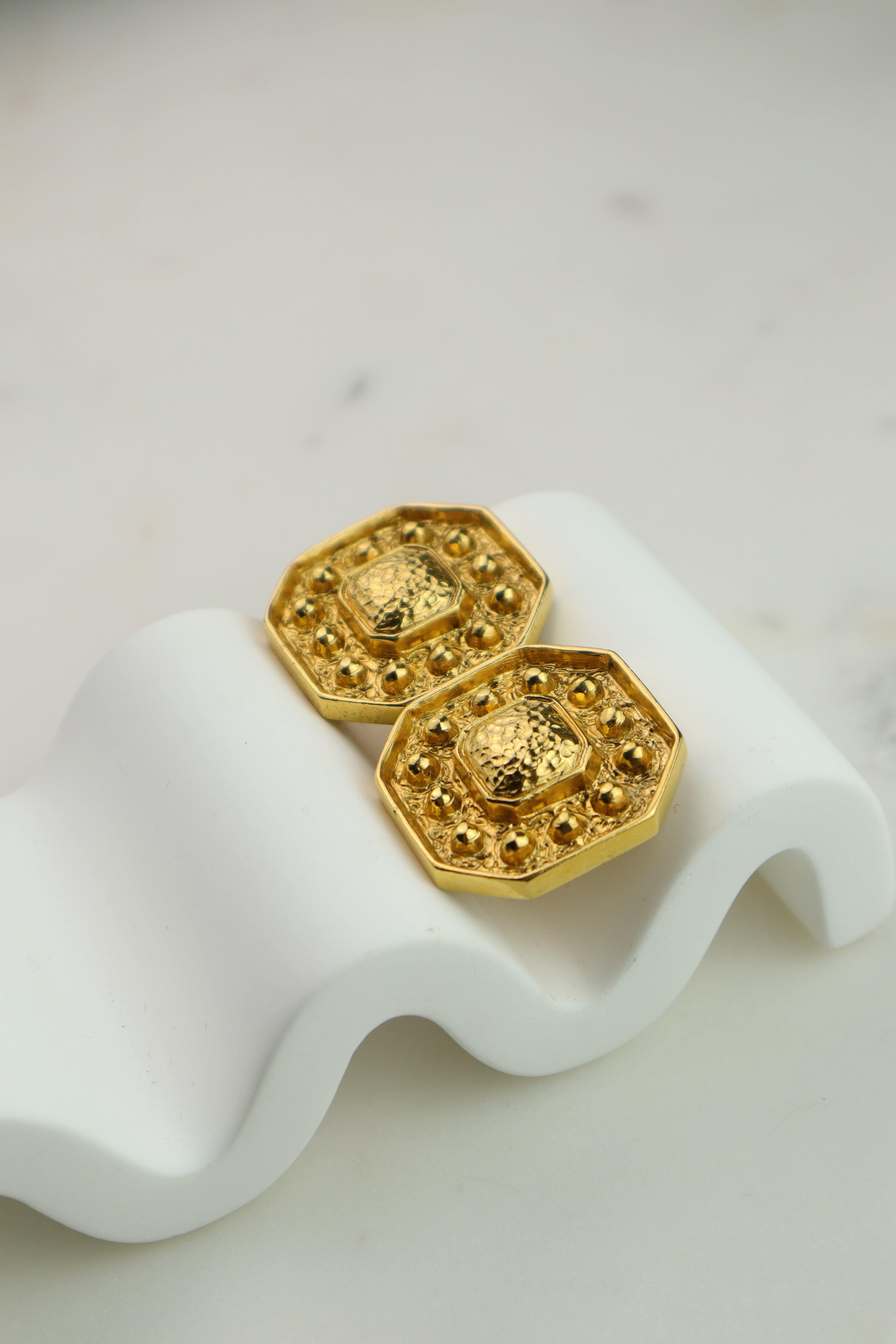 Yves Saint Laurent - ośmiokątne klipsy vintage