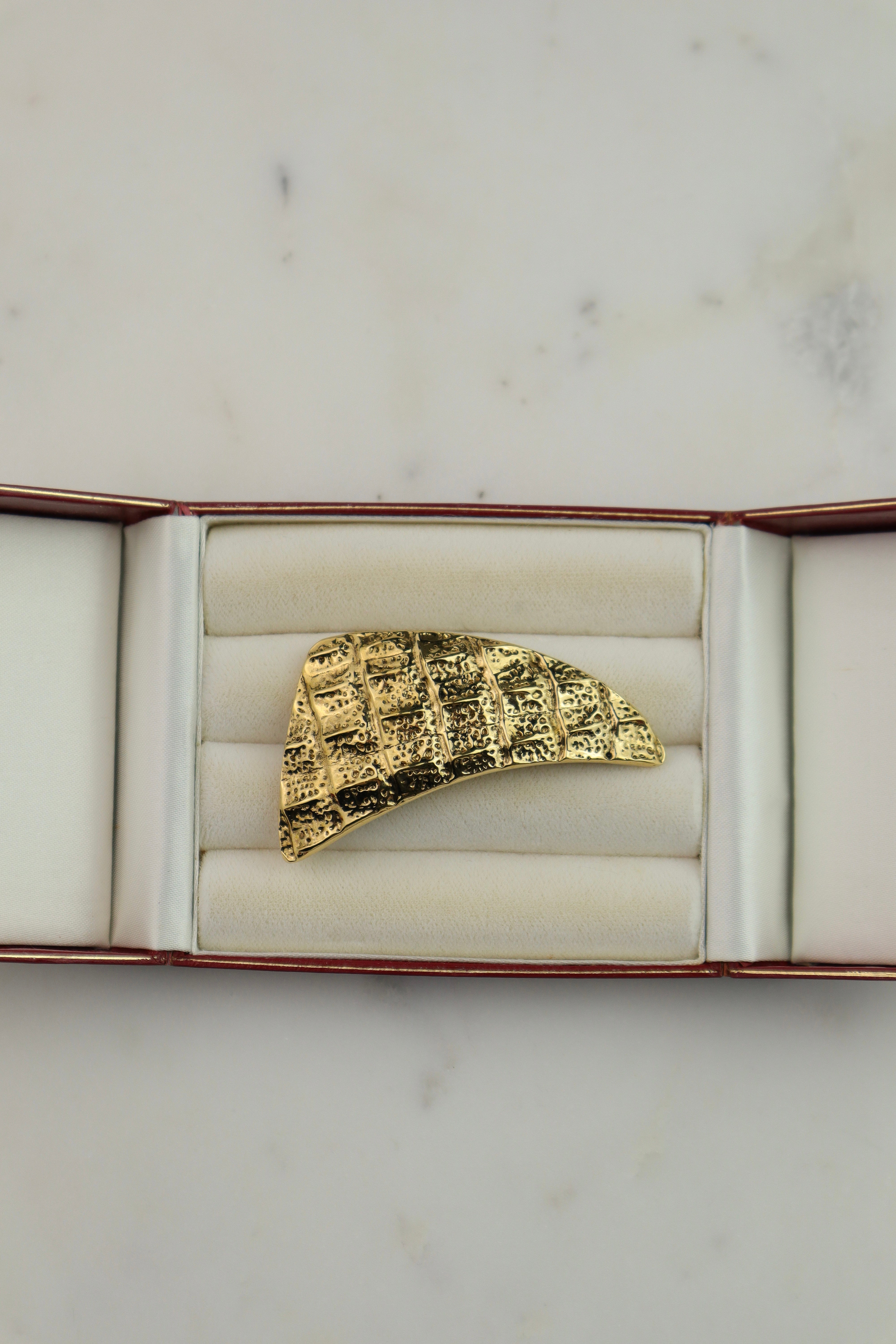 Yves Saint Laurent - vintage broszka półksiężyc