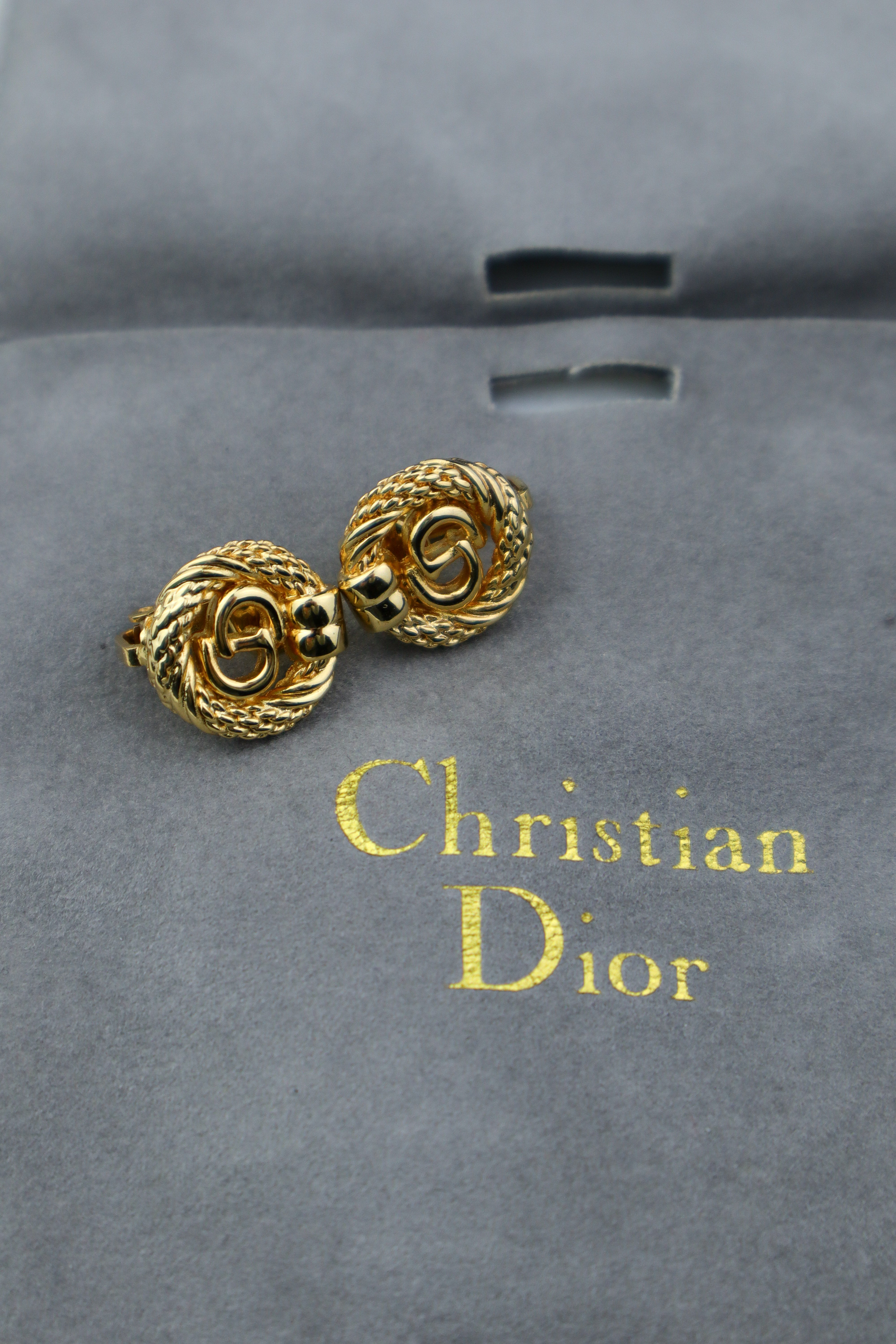 Christian Dior - klipsy vintage w logowanie