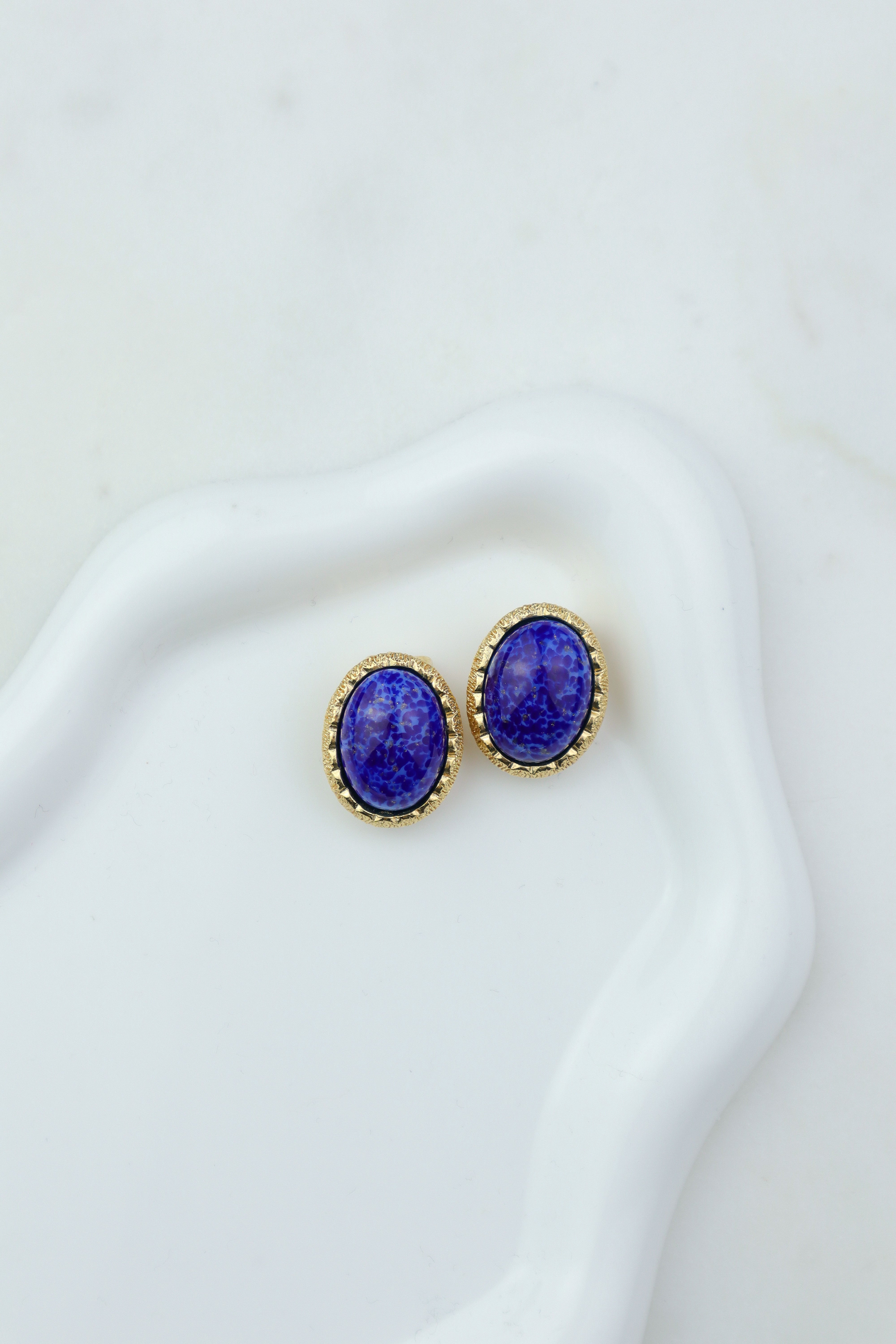 Dior - klipsy vintage z kobaltowym kamieniem w stylu lapis lazuli