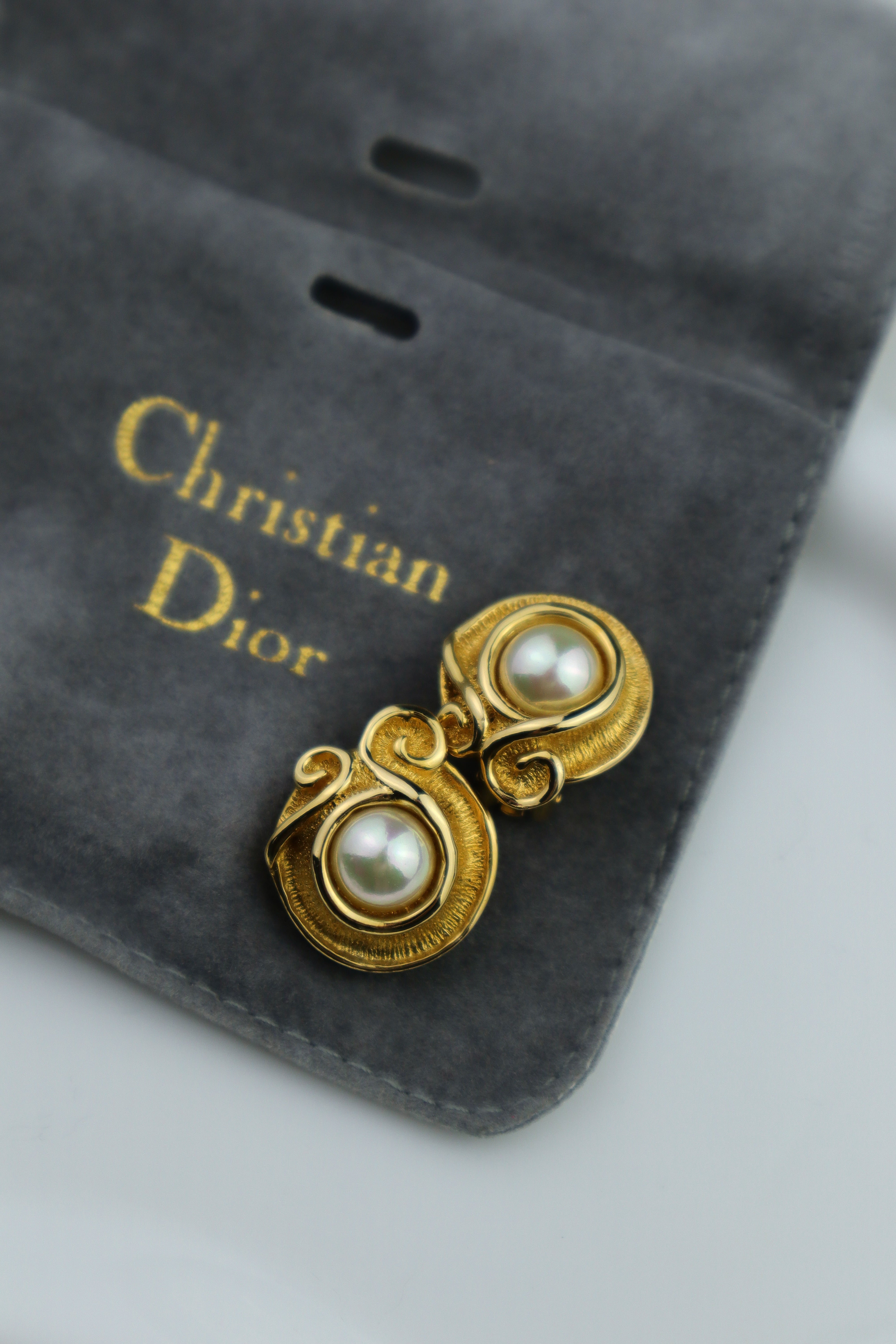 Christian Dior - vintage klipsy z perłą