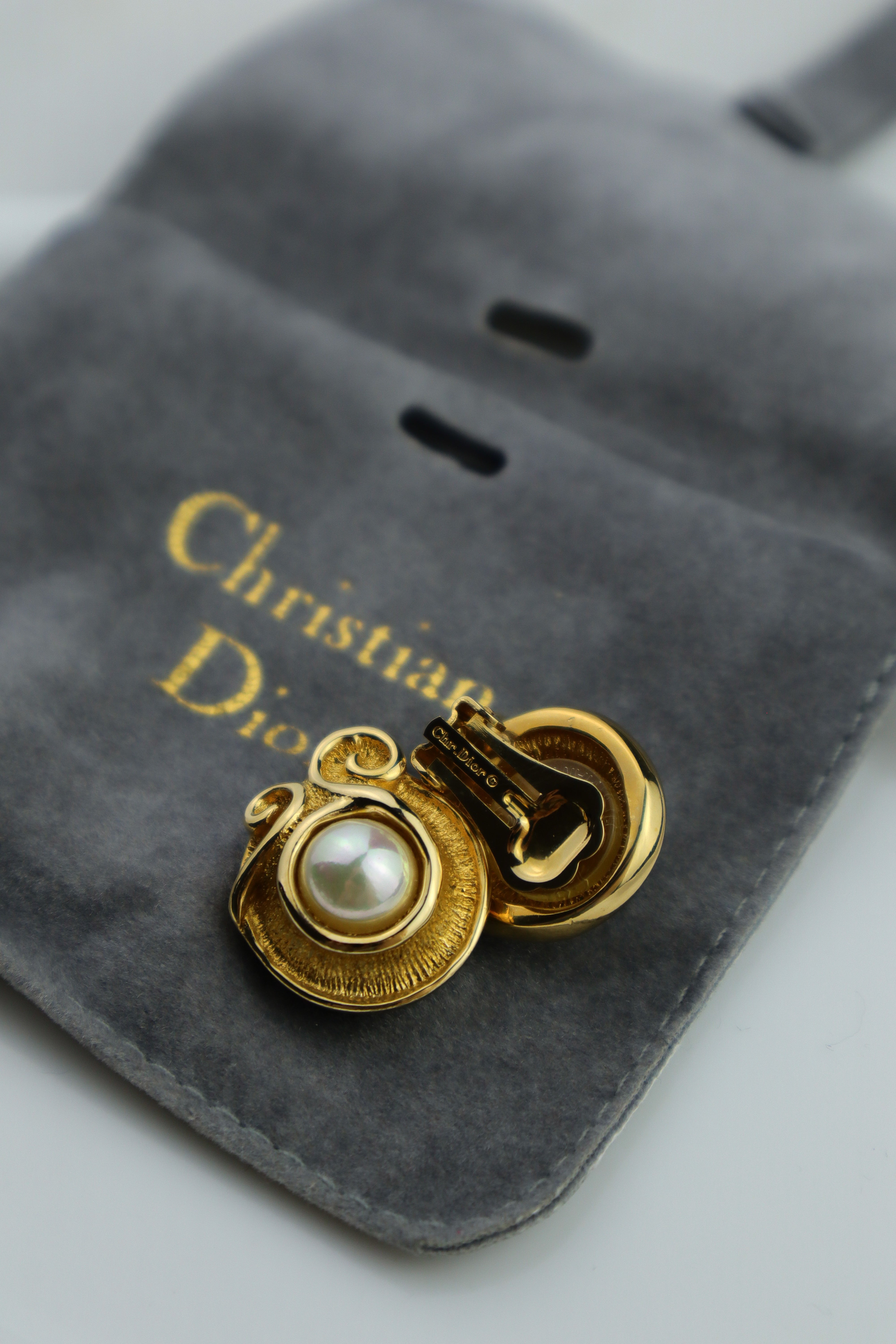 Christian Dior - vintage klipsy z perłą