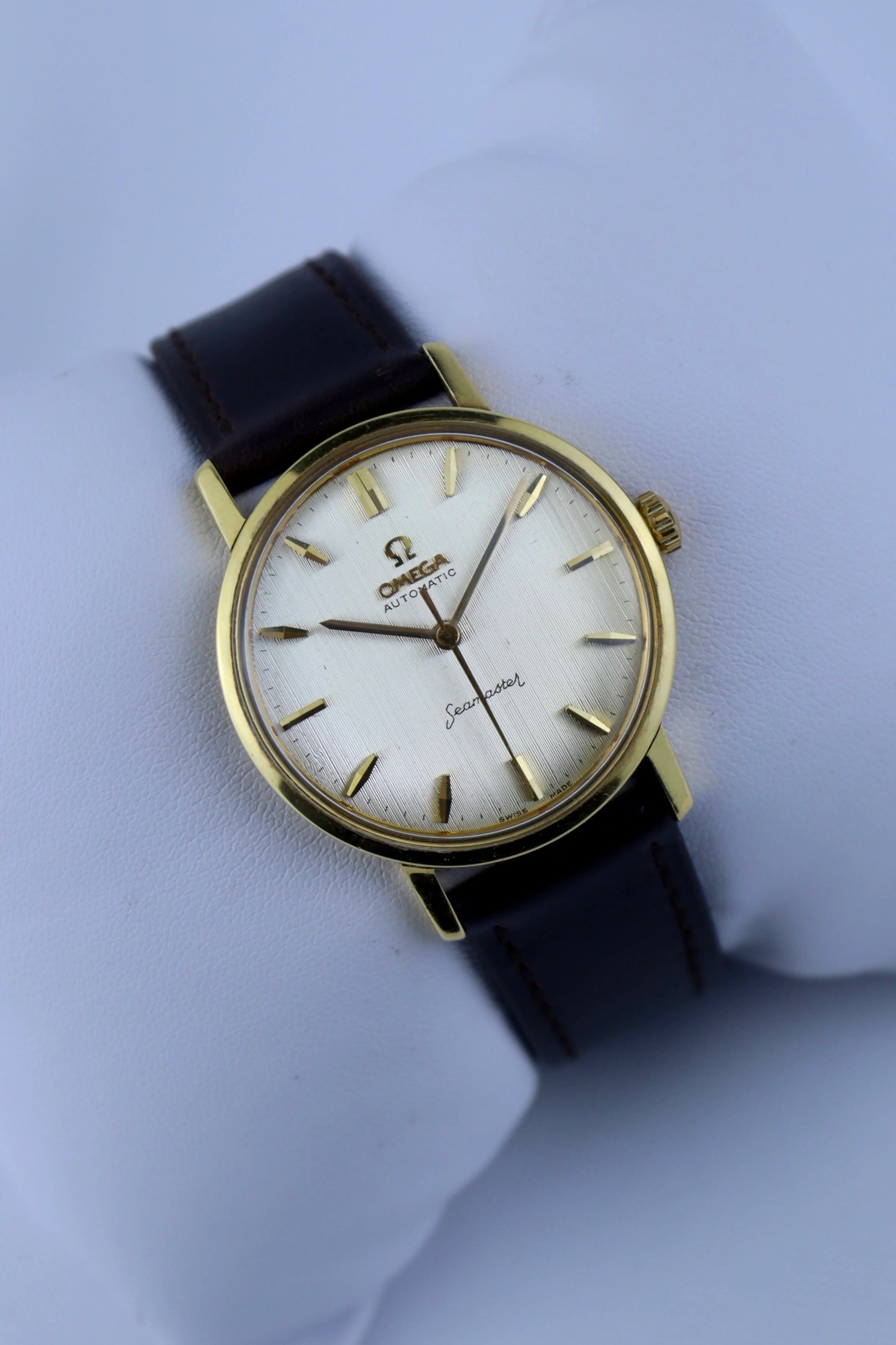 1962 18K Omega Seamaster Linen Dial 14765 cal. 552