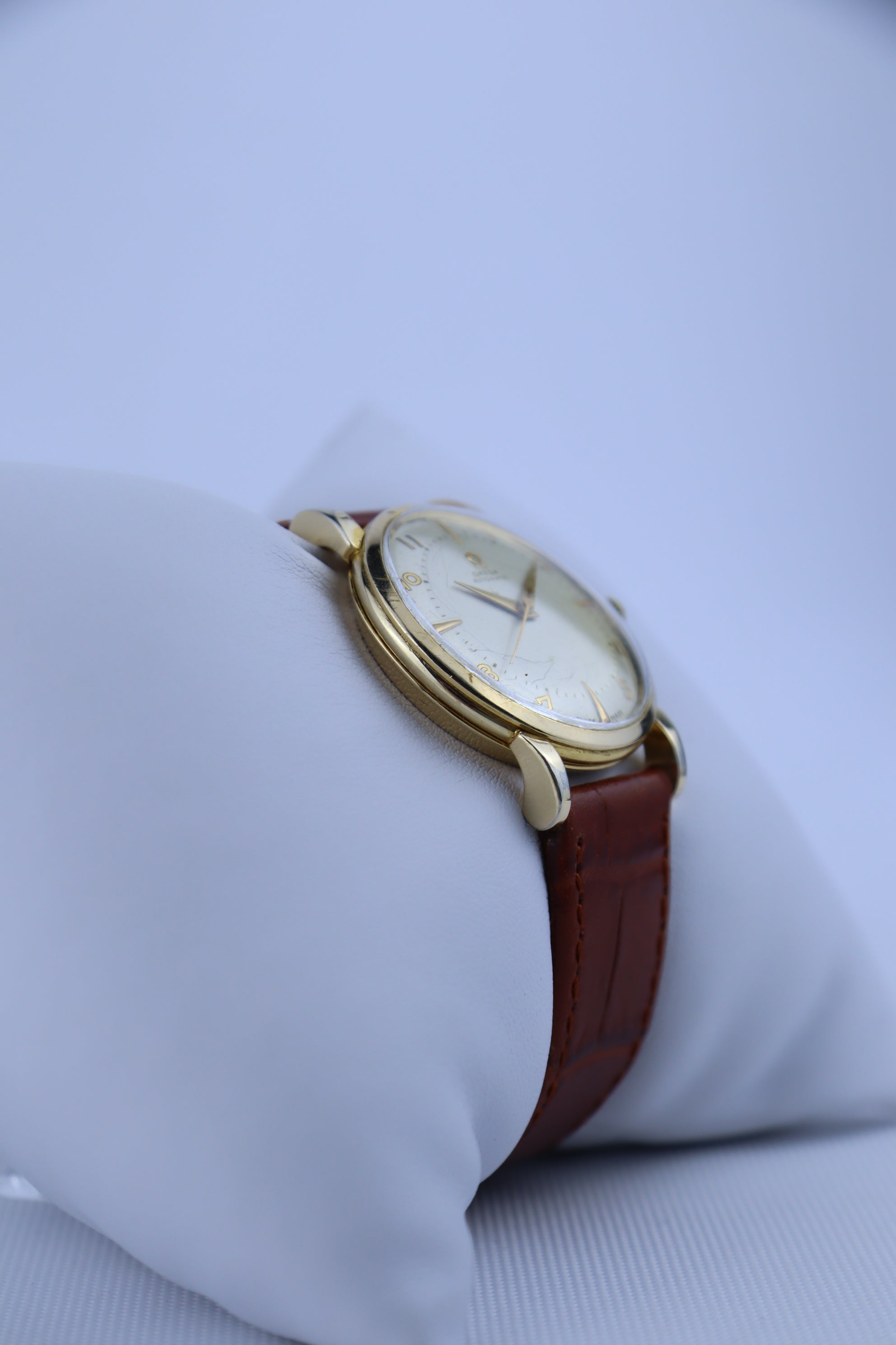 1950 Omega Automatic Bumper 2445 cal. 351