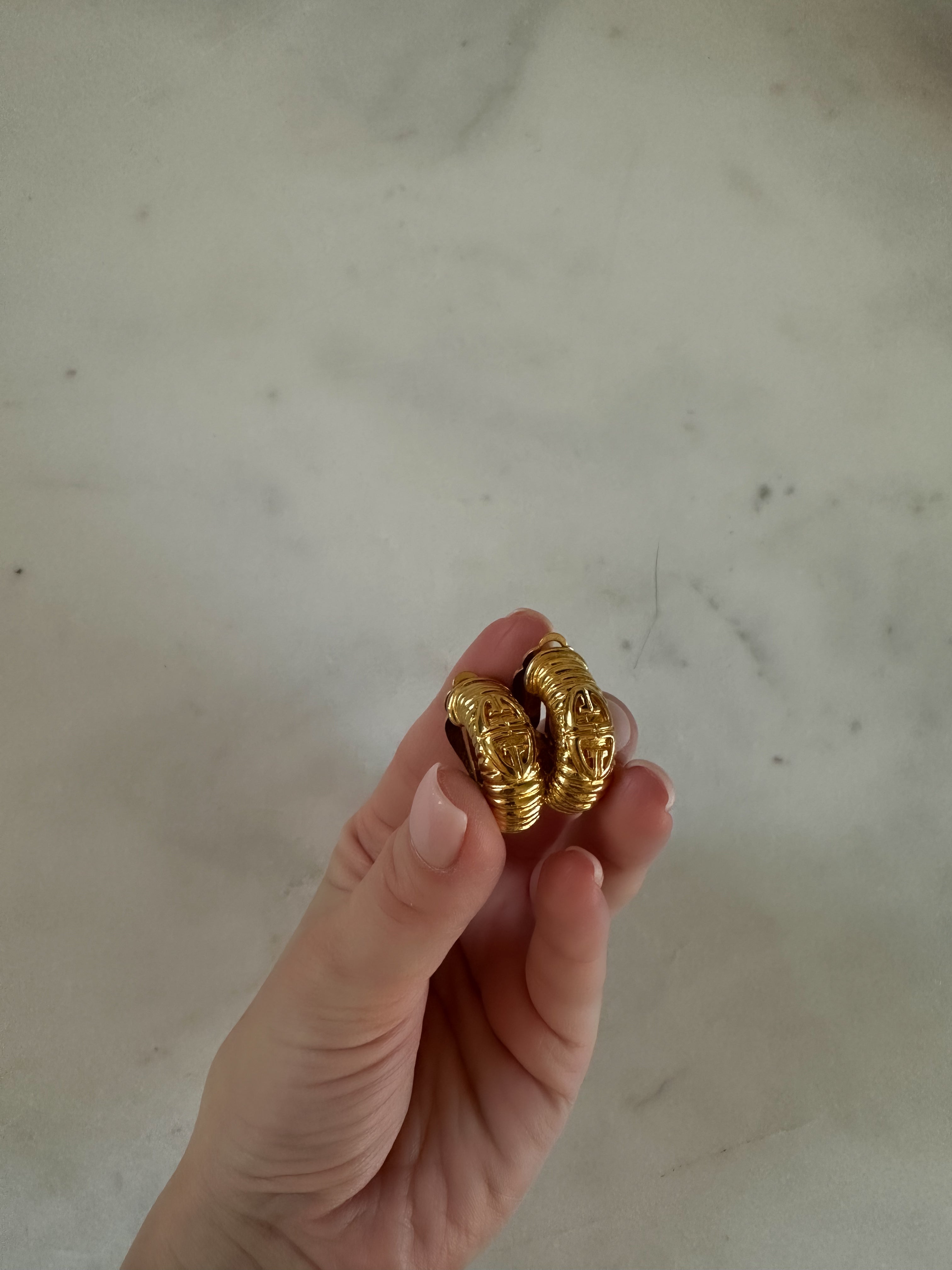 Givenchy - pozłacane klipsy koła