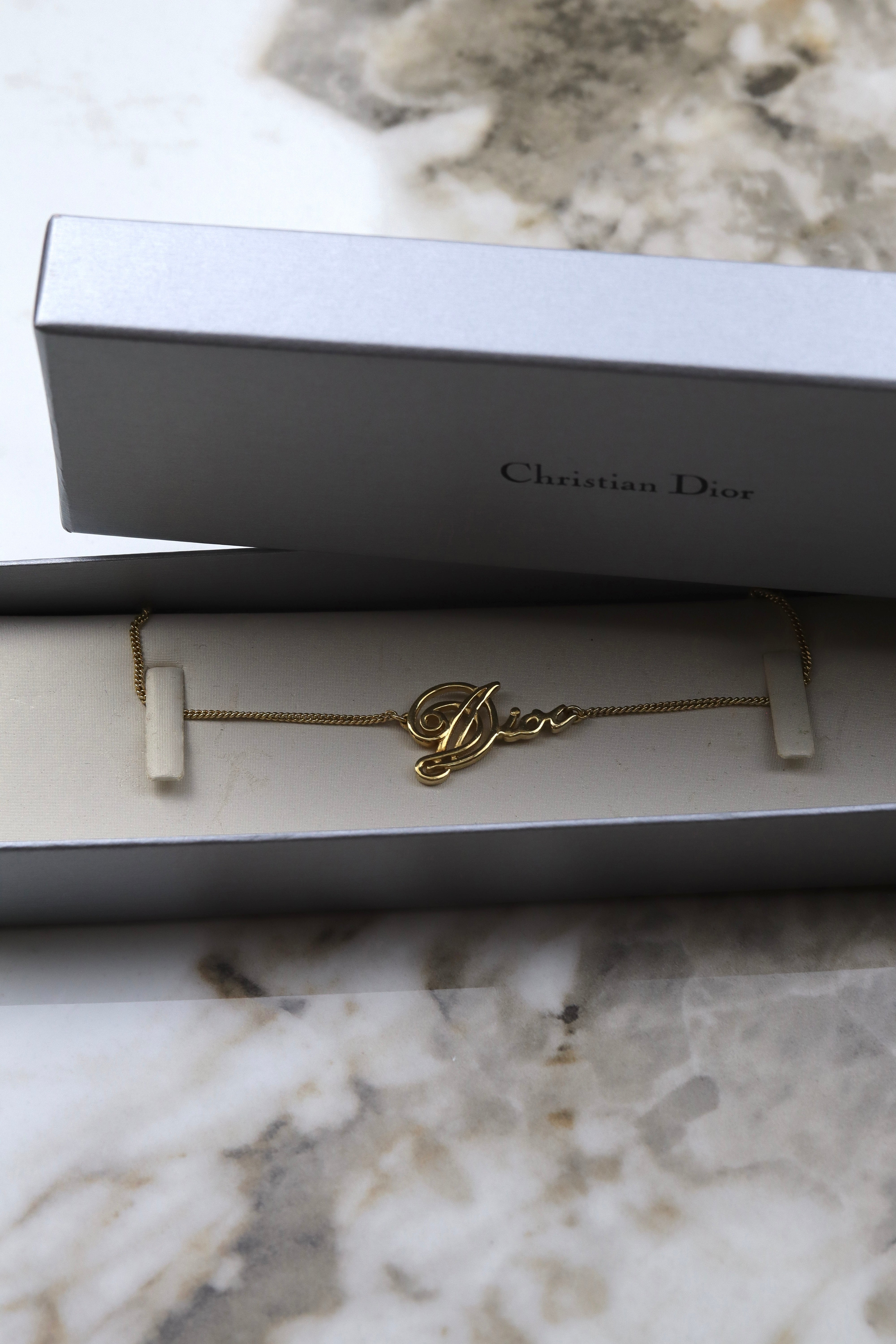 Christian Dior - pozłacany naszyjnik Spell Out