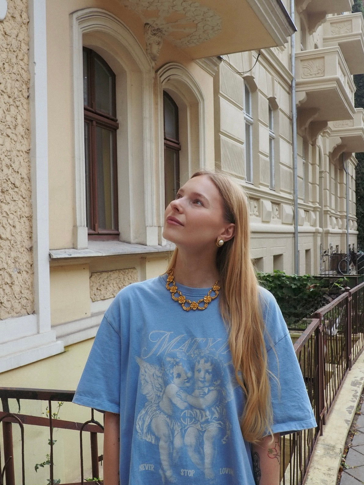 KENZO - złocona kolia z kwiecistych ogniw