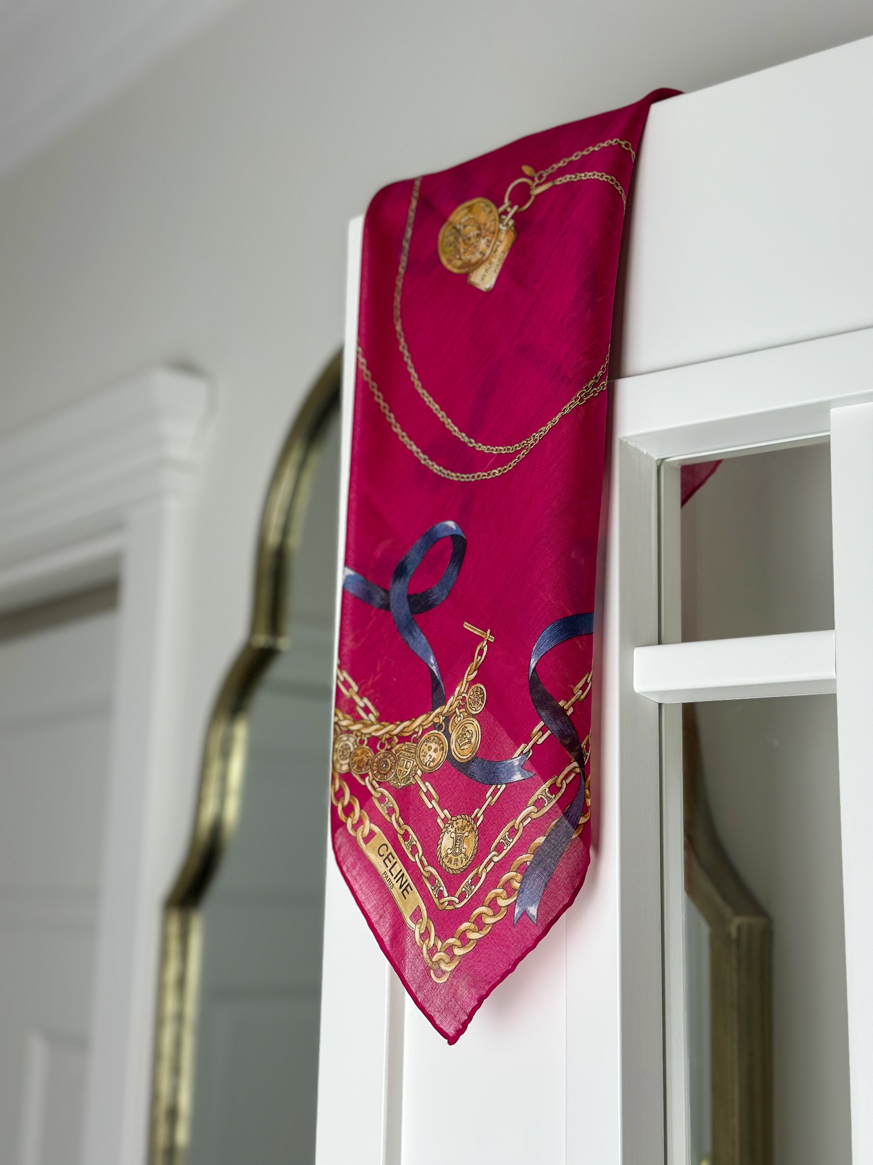Celine – Różowa gawroszka/chusta z łańcuchami Celine