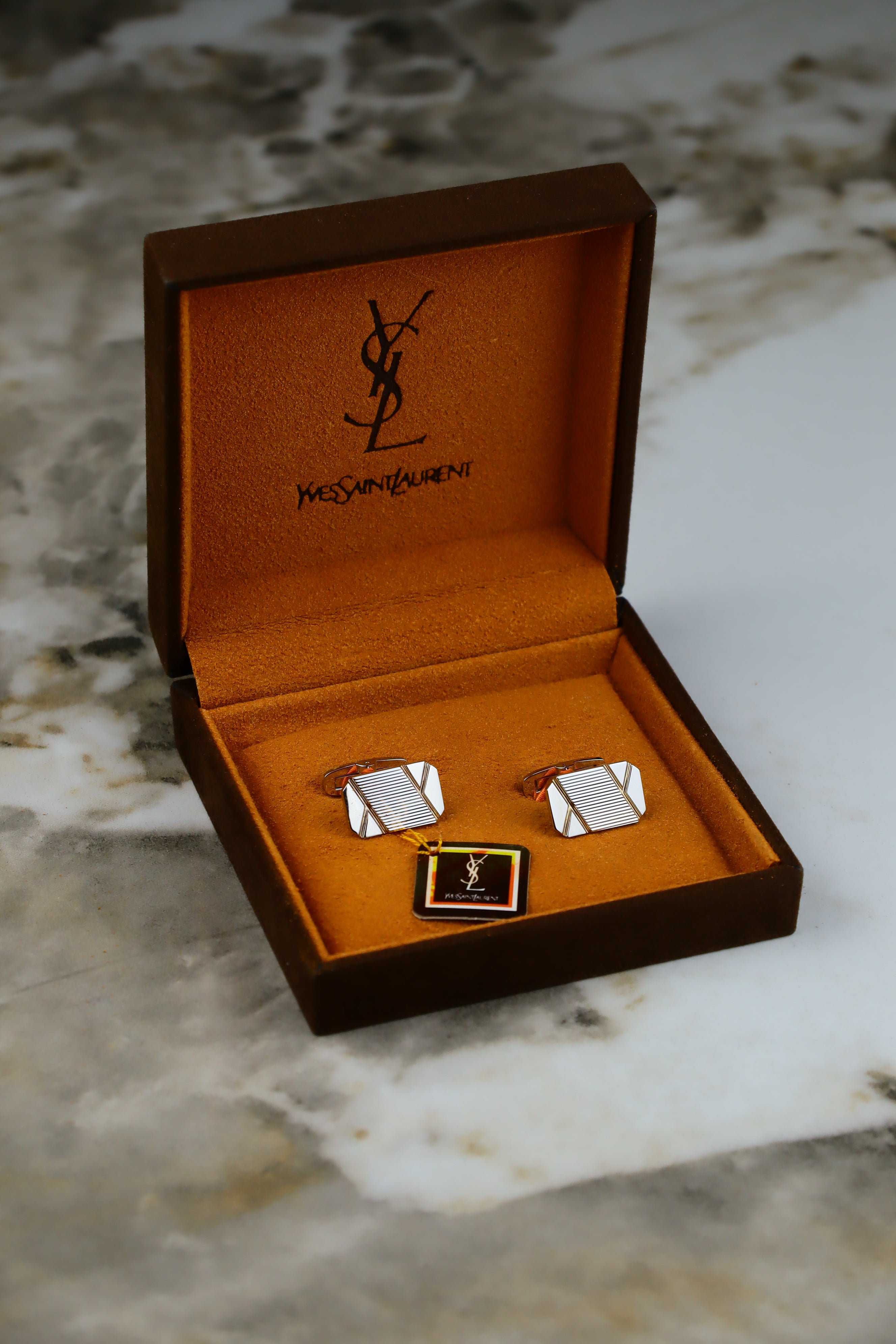 Yves Saint Laurent – spinki do mankietów stalowo-złote (S20)