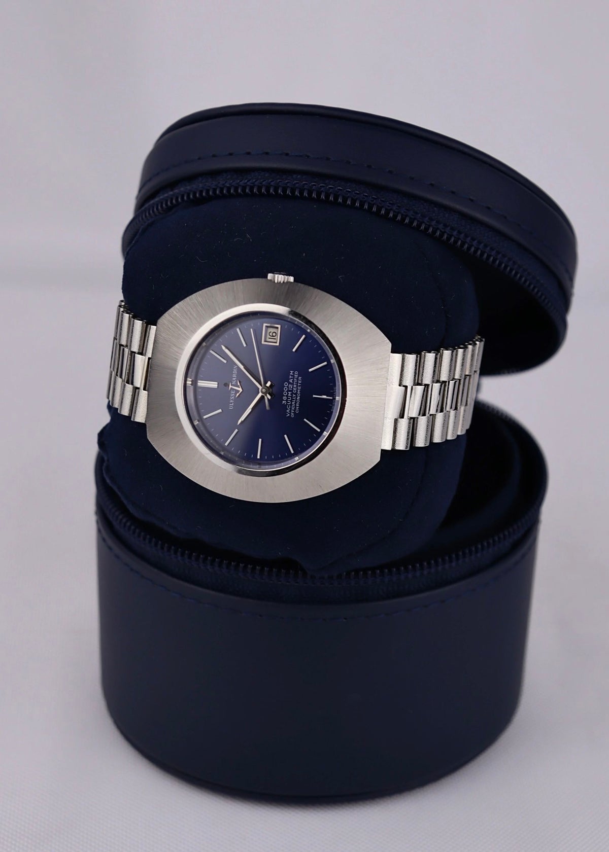 1970s Ulysse Nardin Vacuum 4,508,820